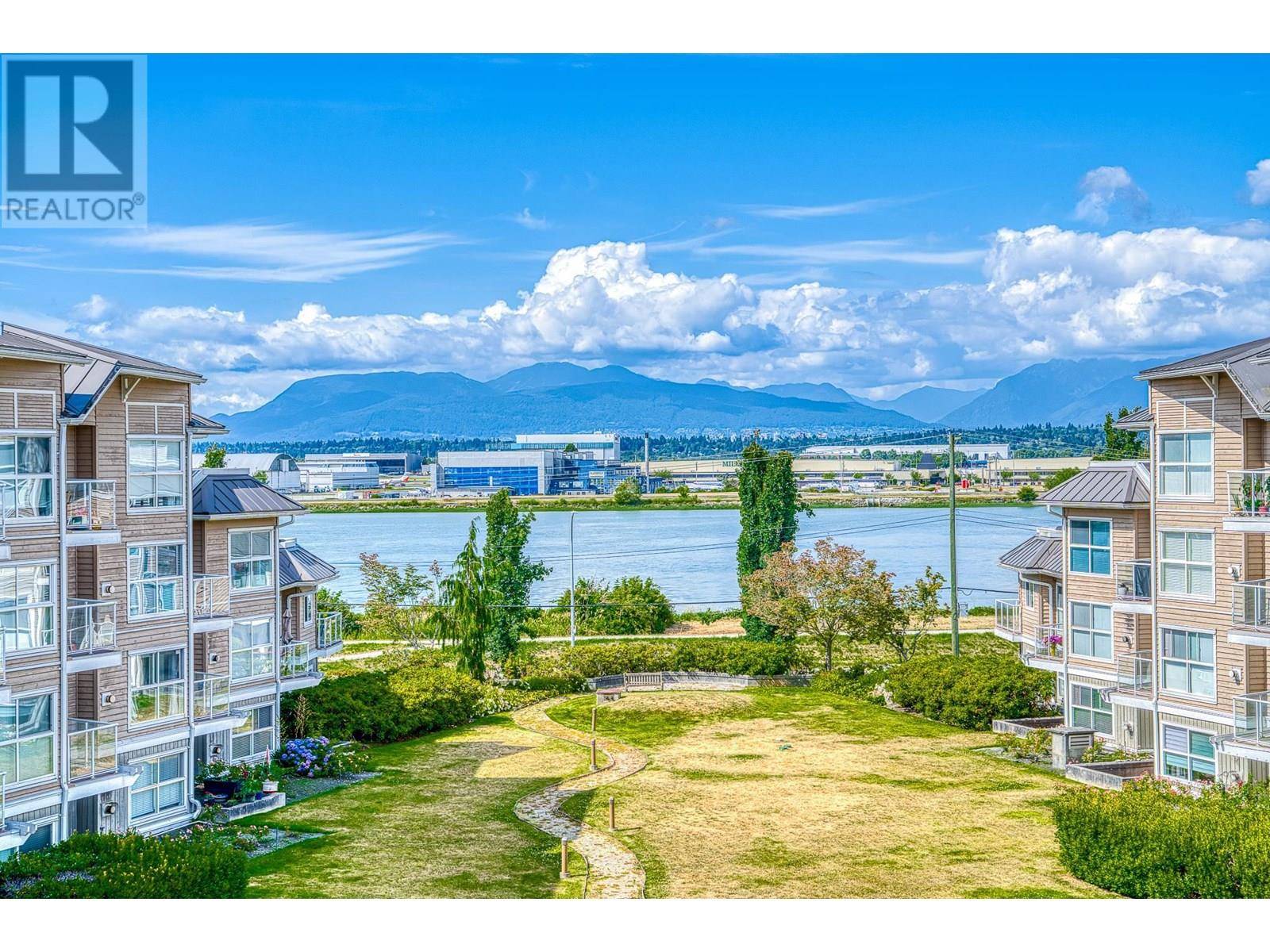 Richmond, BC V7C5P5,5880 DOVER CRES #426