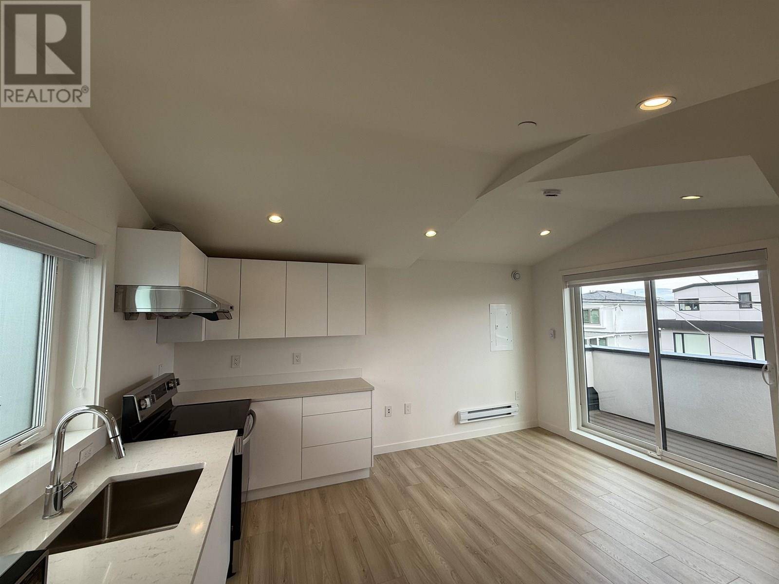 Vancouver, BC V6R2L4,40XX West 11TH AVE #Laneway