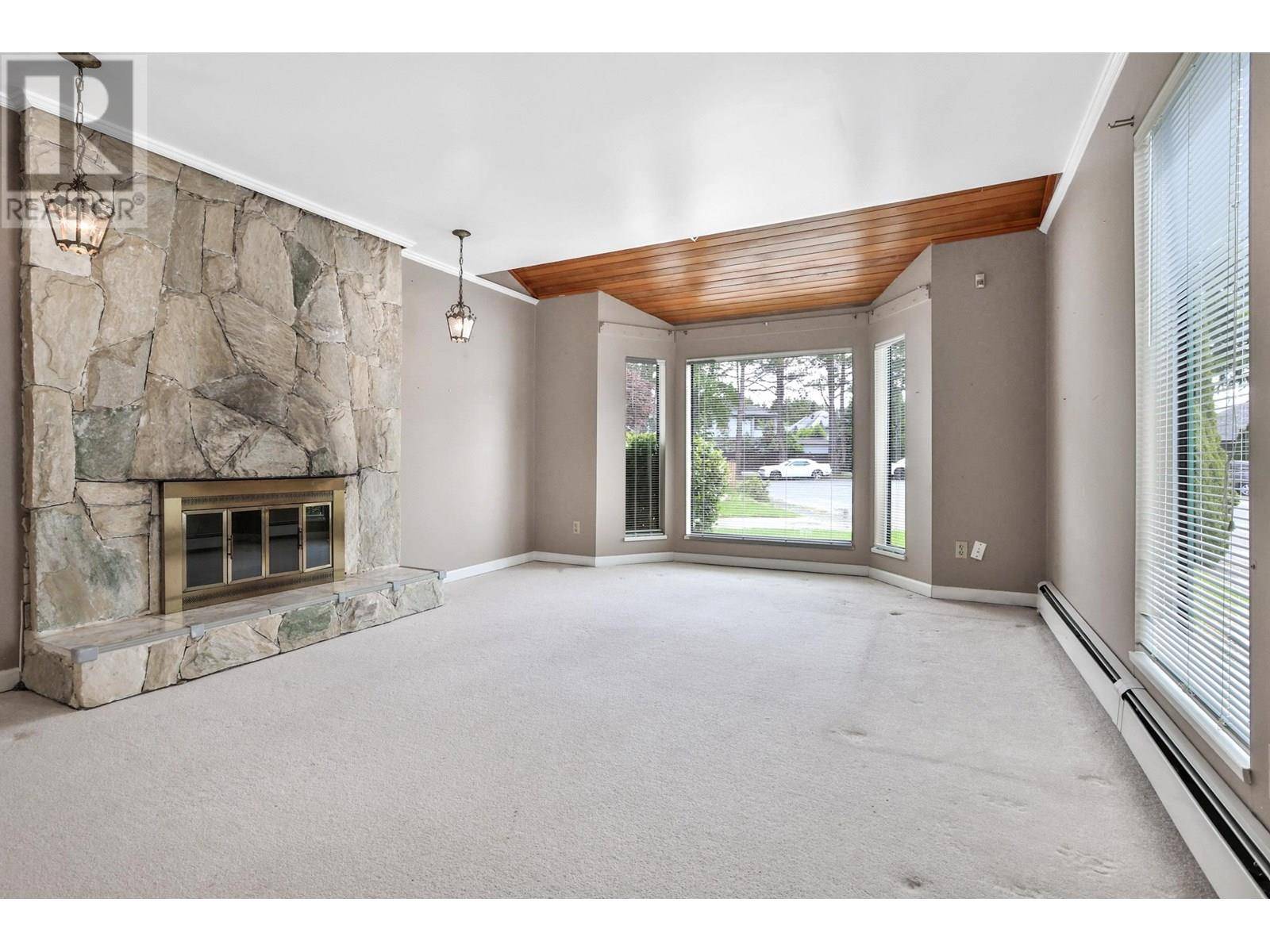 Richmond, BC V7E1H7,9811 GILBERT CRESCENT
