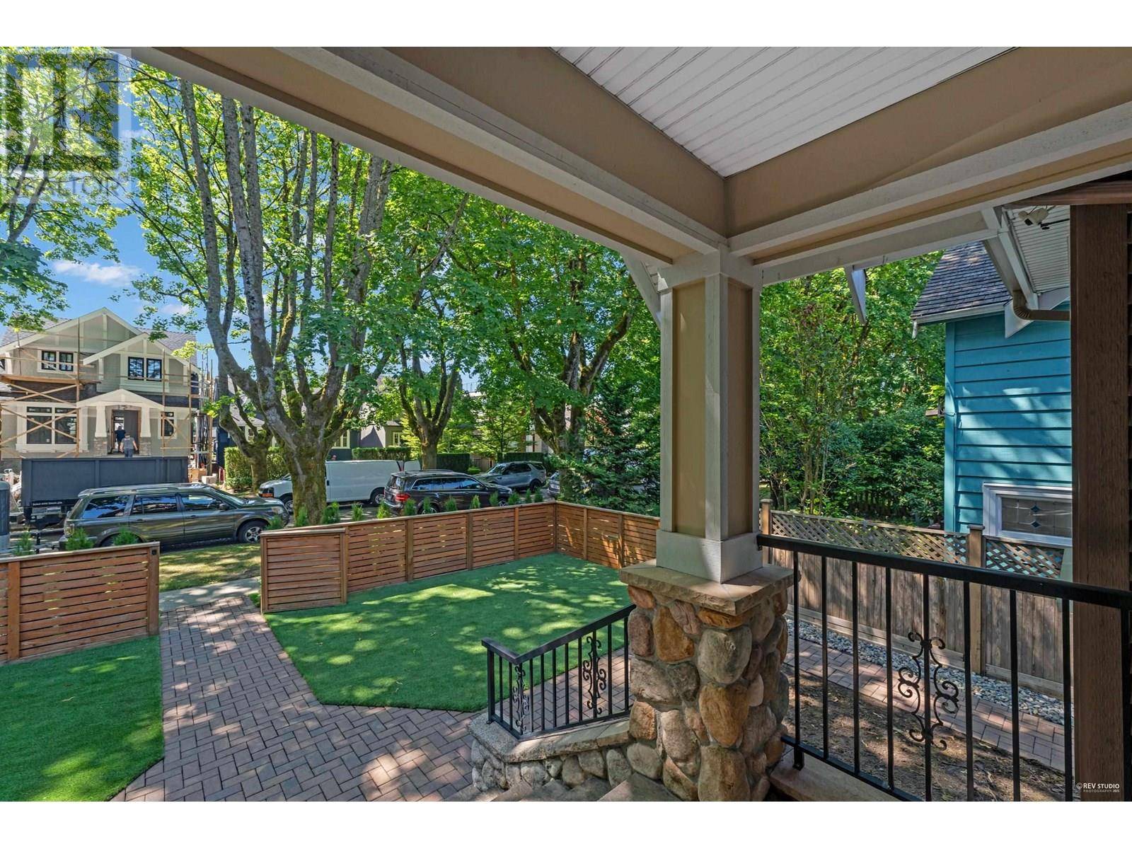 Vancouver, BC V6S1C9,3941 W 19TH AVENUE