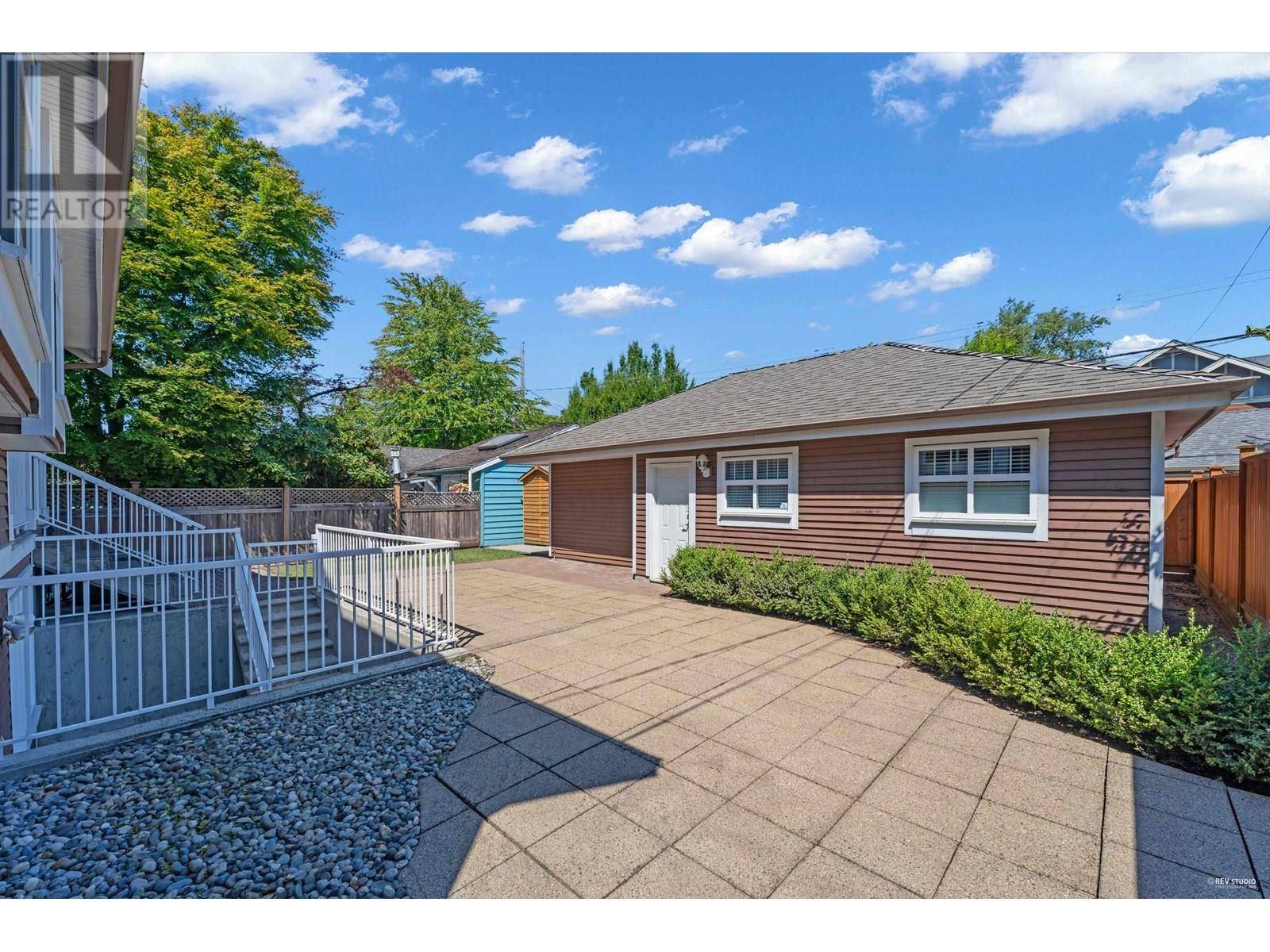 Vancouver, BC V6S1C9,3941 W 19TH AVENUE