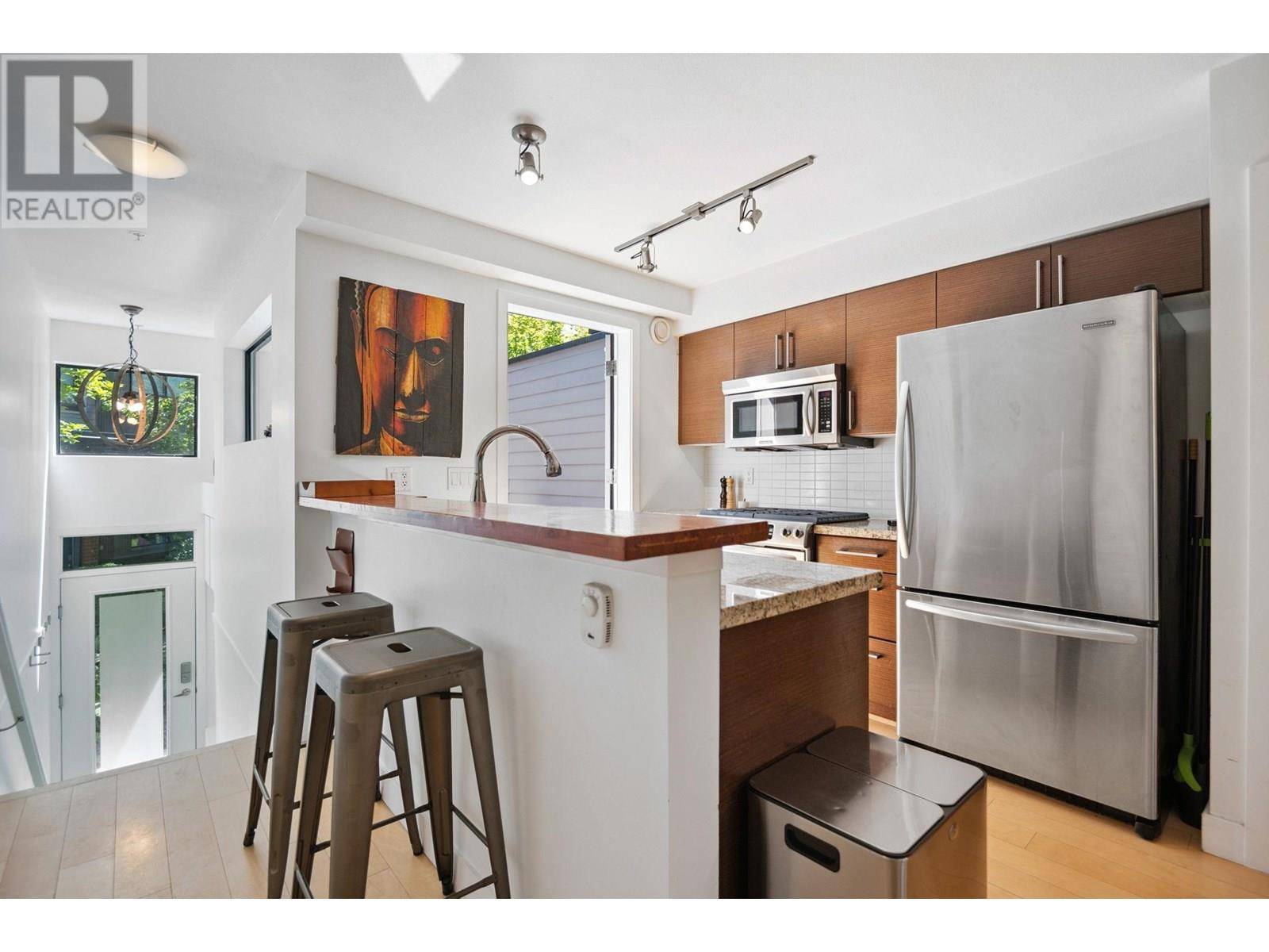 Vancouver, BC V5N2M6,1855 STAINSBURY AVE #104