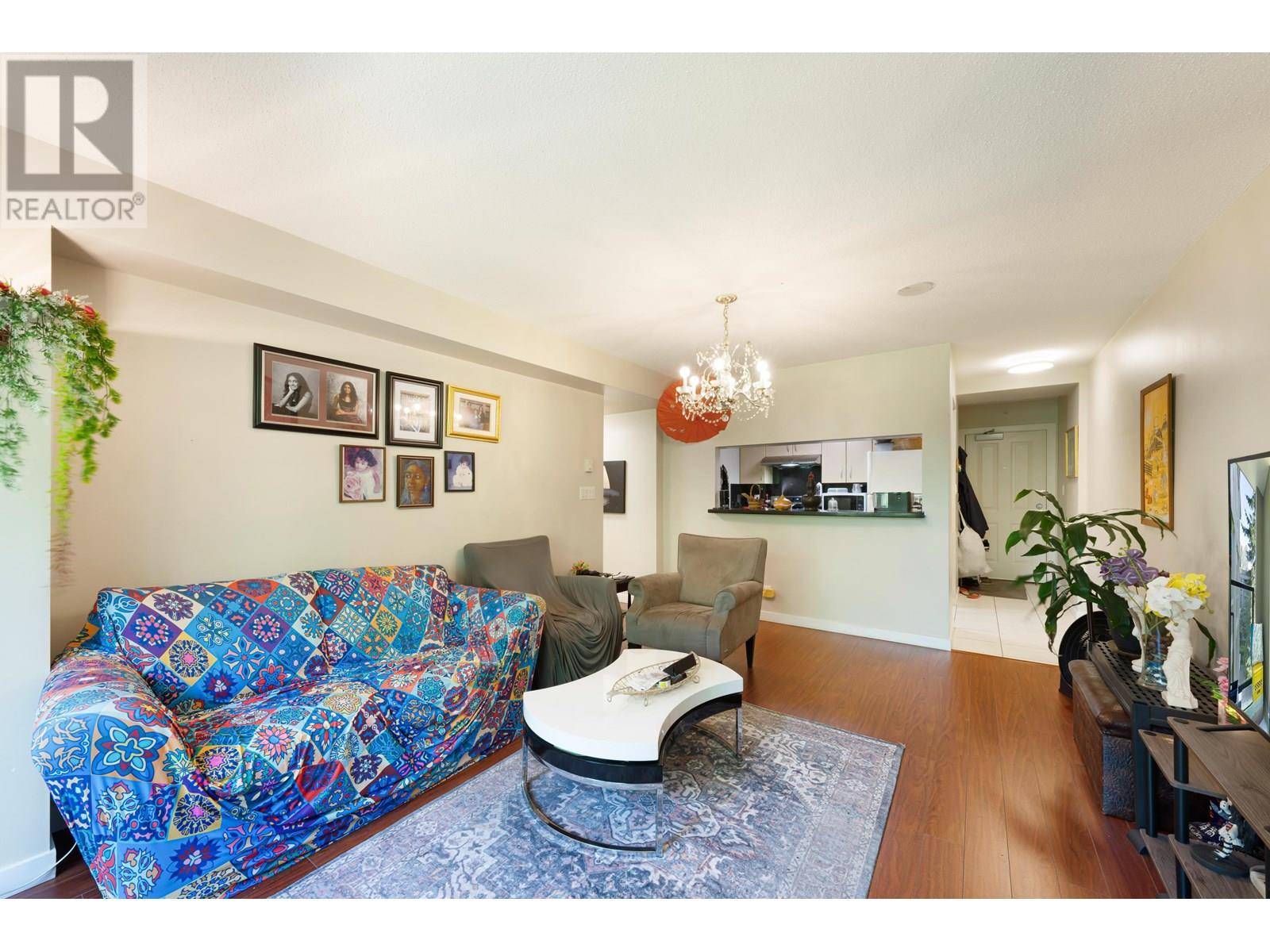 Vancouver, BC V5R6H4,3663 CROWLEY DR #403