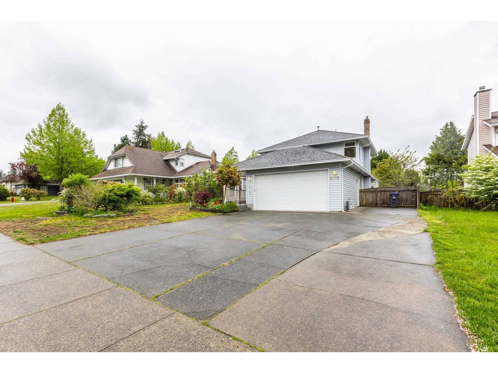 Surrey, BC V3X1L2,5979 135 STREET