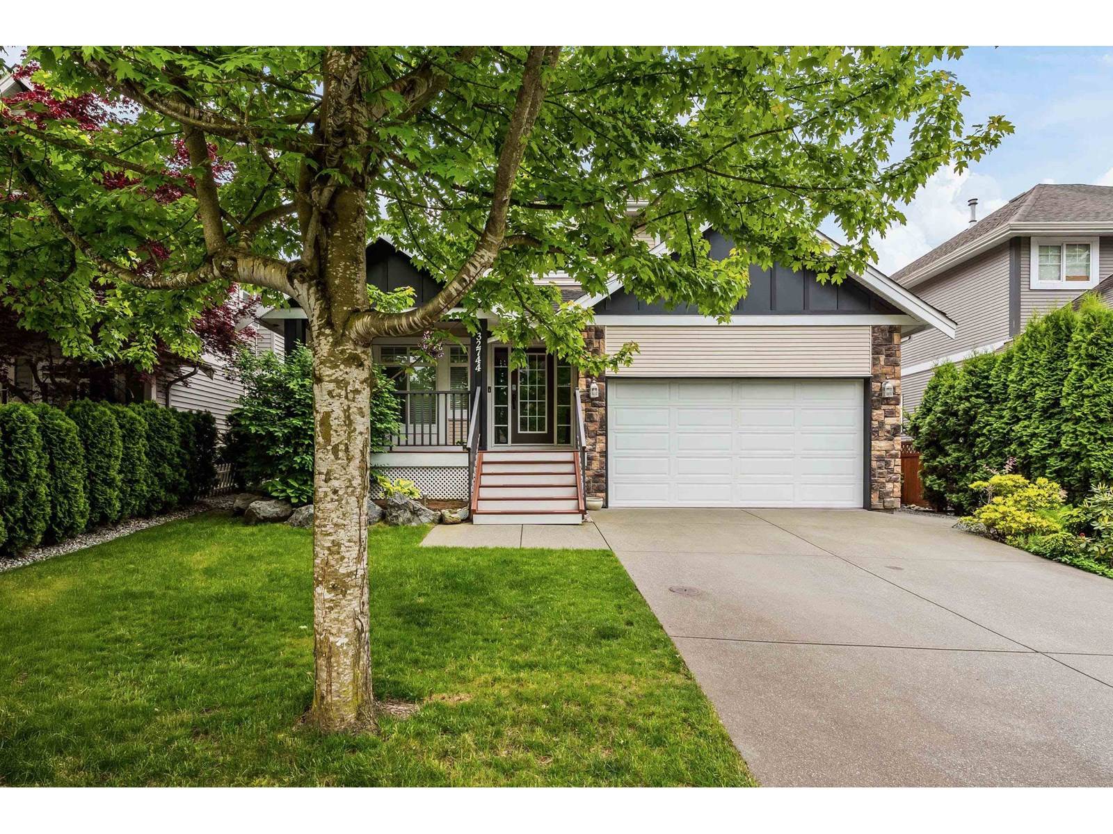 Mission, BC V2V7R9,32744 HOOD AVENUE