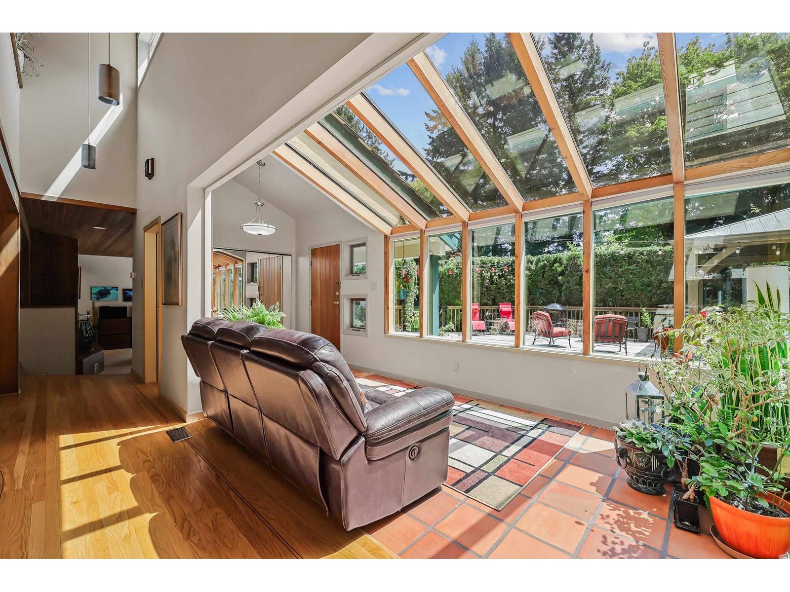 Surrey, BC V4N6B3,19025 84TH AVENUE