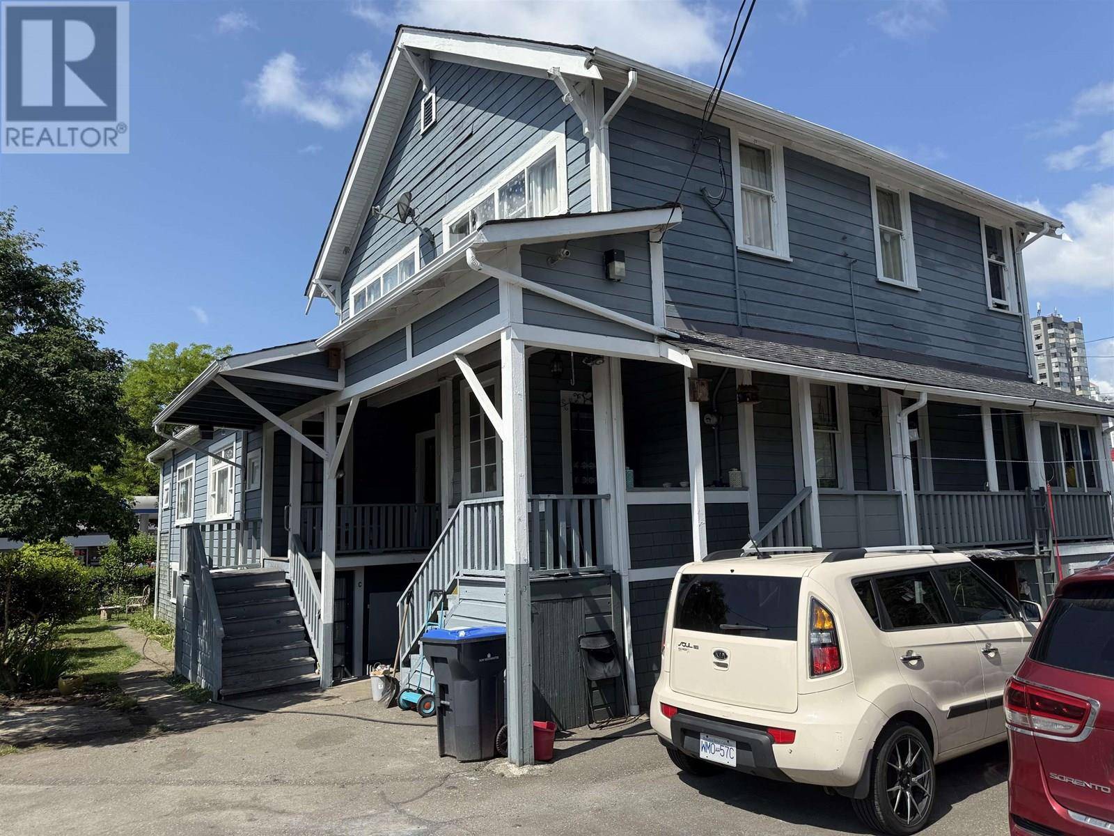 New Westminster, BC V3L3B1,423 SIXTH STREET