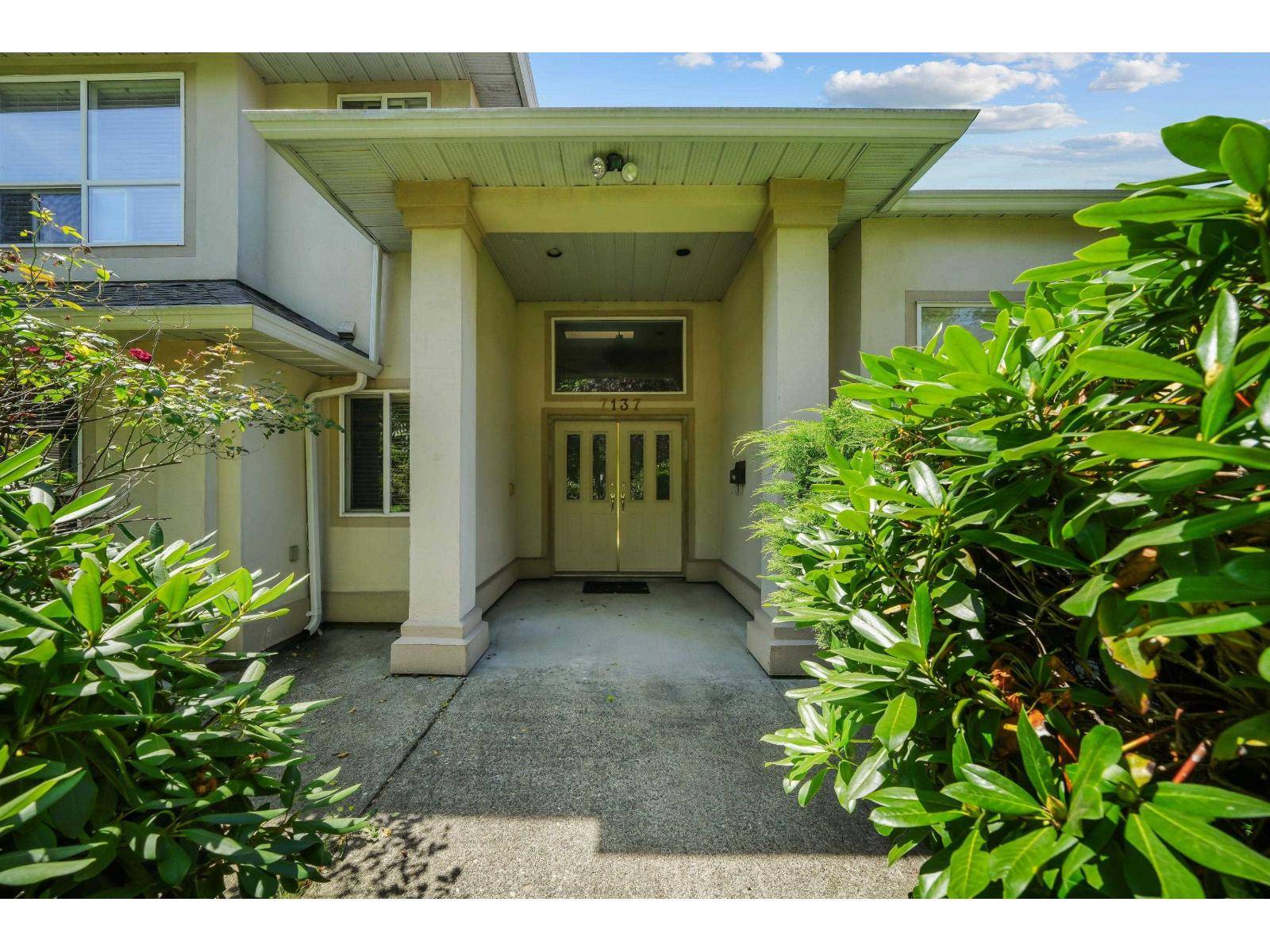 Surrey, BC V3W4M3,7137 132 STREET