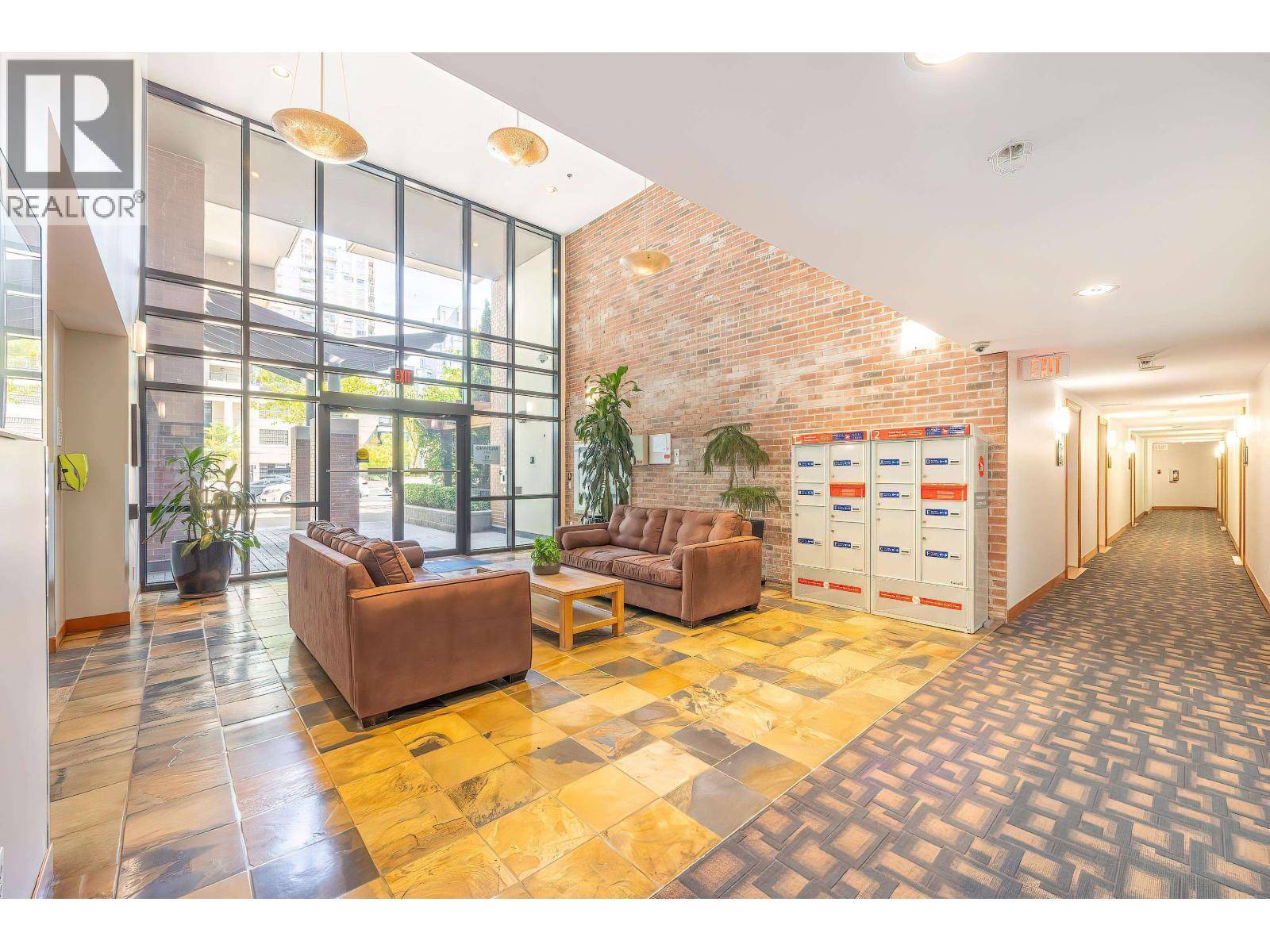 New Westminster, BC V3M7B1,10 RENAISSANCE SQ #214