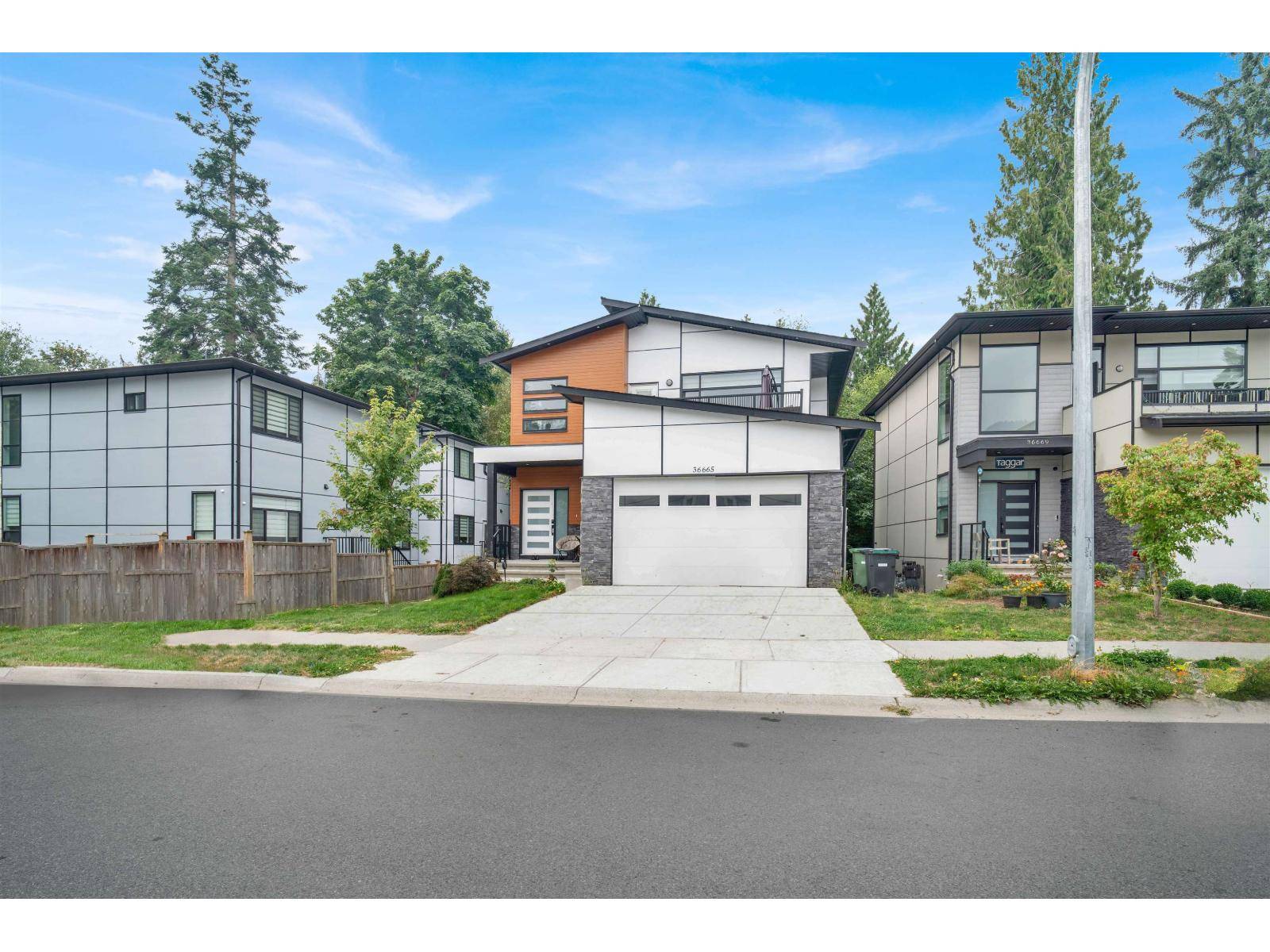 Abbotsford, BC V3G0H4,36665 CARL CREEK CRESCENT