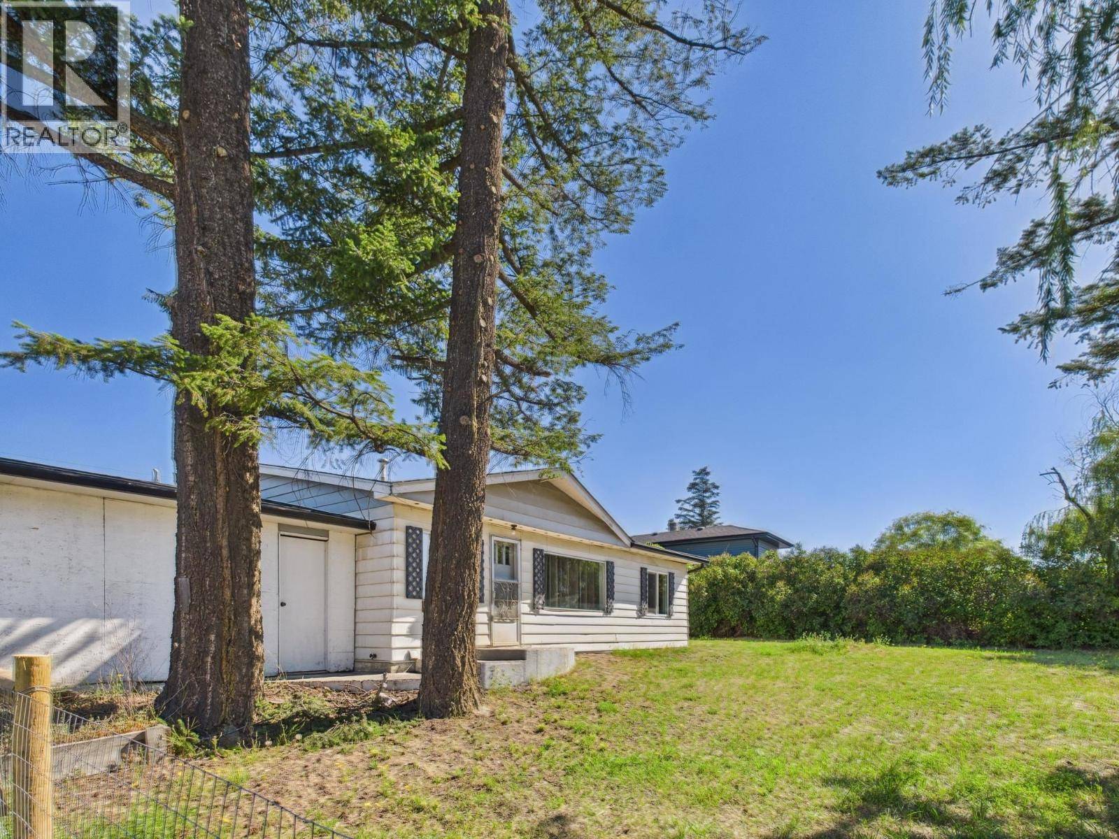 Williams Lake, BC V2G1P3,2020 N MACKENZIE AVENUE