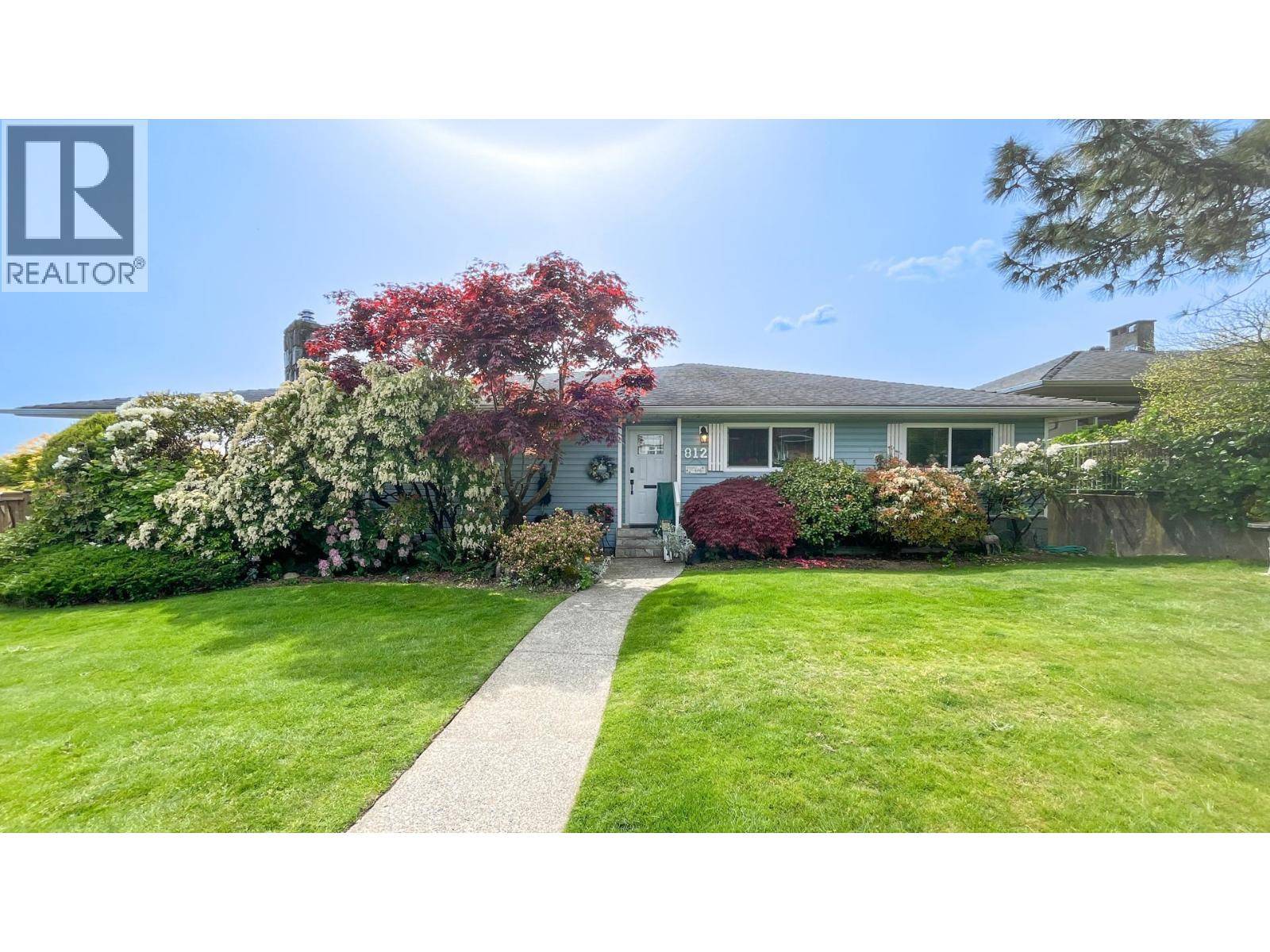 New Westminster, BC V3L4S4,812 YORK STREET