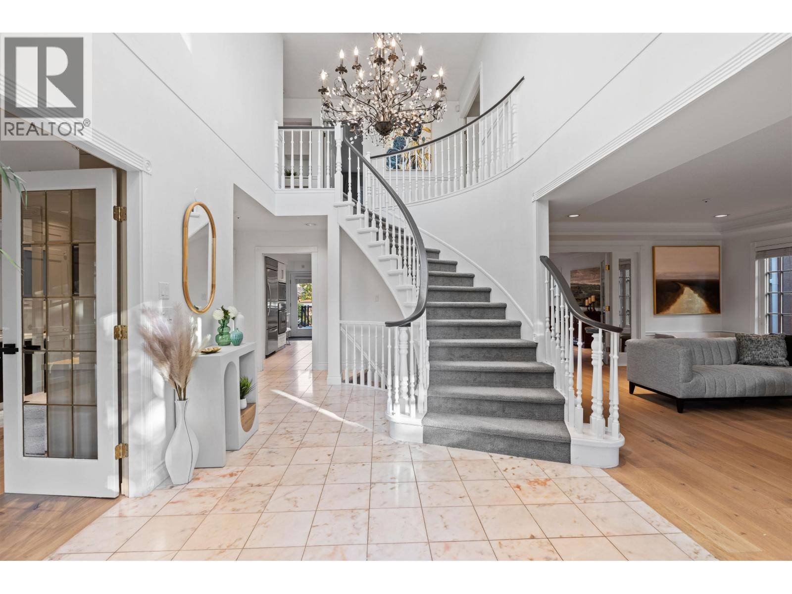 Vancouver, BC V6L1S5,2318 OLIVER CRESCENT