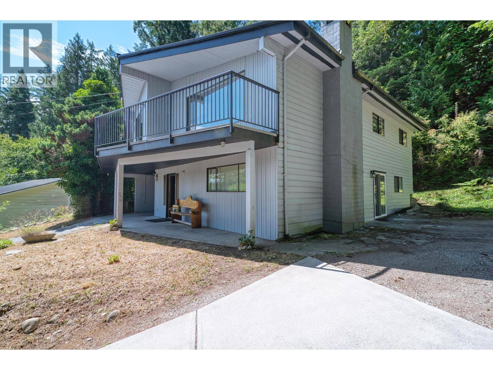 Sechelt, BC V0N3A0,5713 SALMON DRIVE