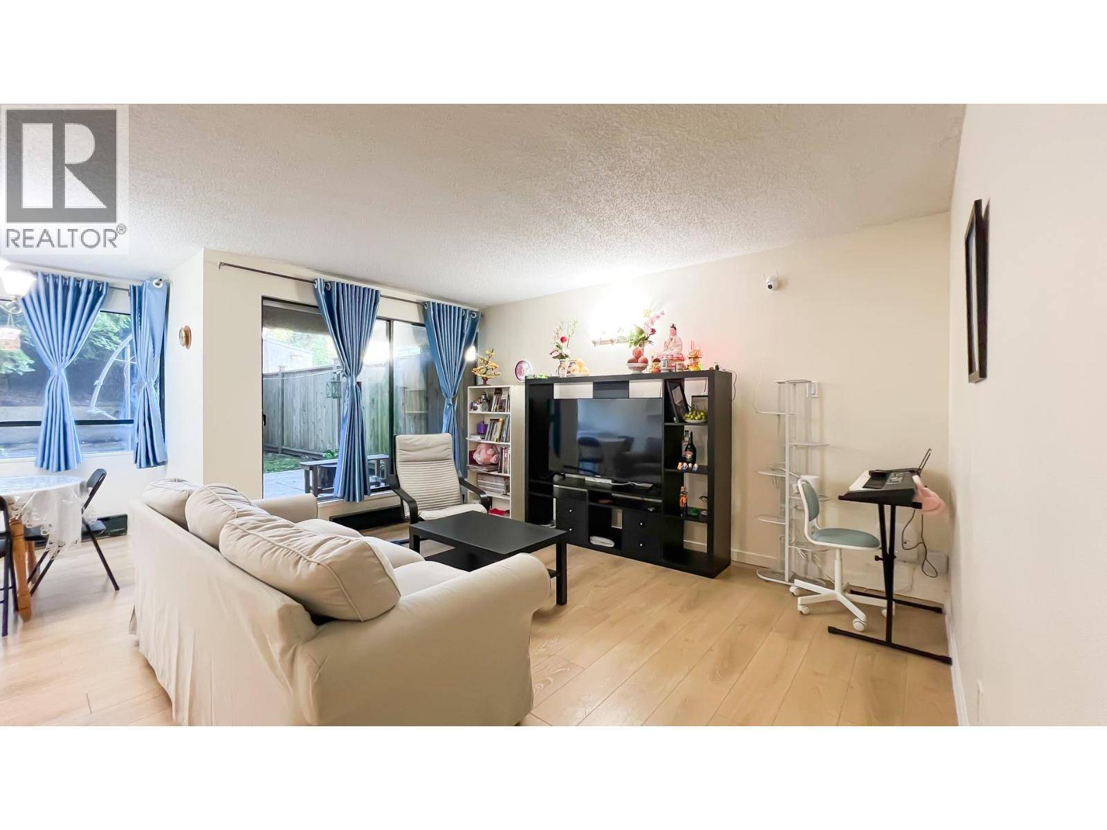 New Westminster, BC V3M6B2,1026 QUEENS AVE #L2