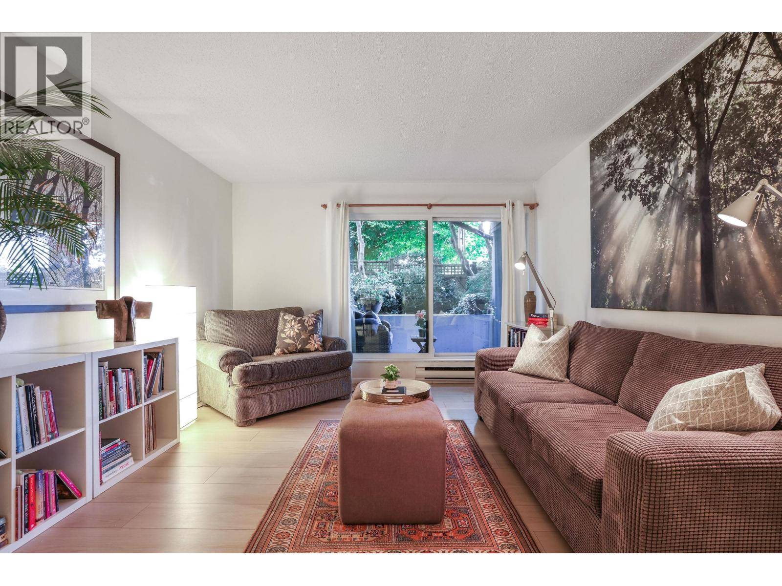 Vancouver, BC V6J4V4,1990 West 6TH AVE #112