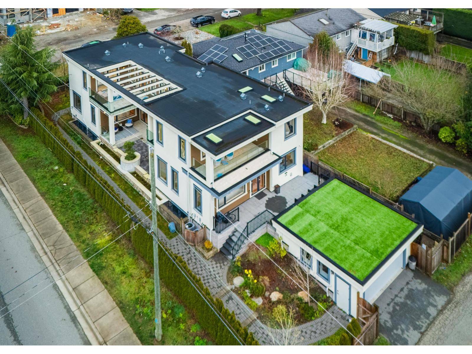 White Rock, BC V4B2Y8,13600 BLACKBURN AVENUE