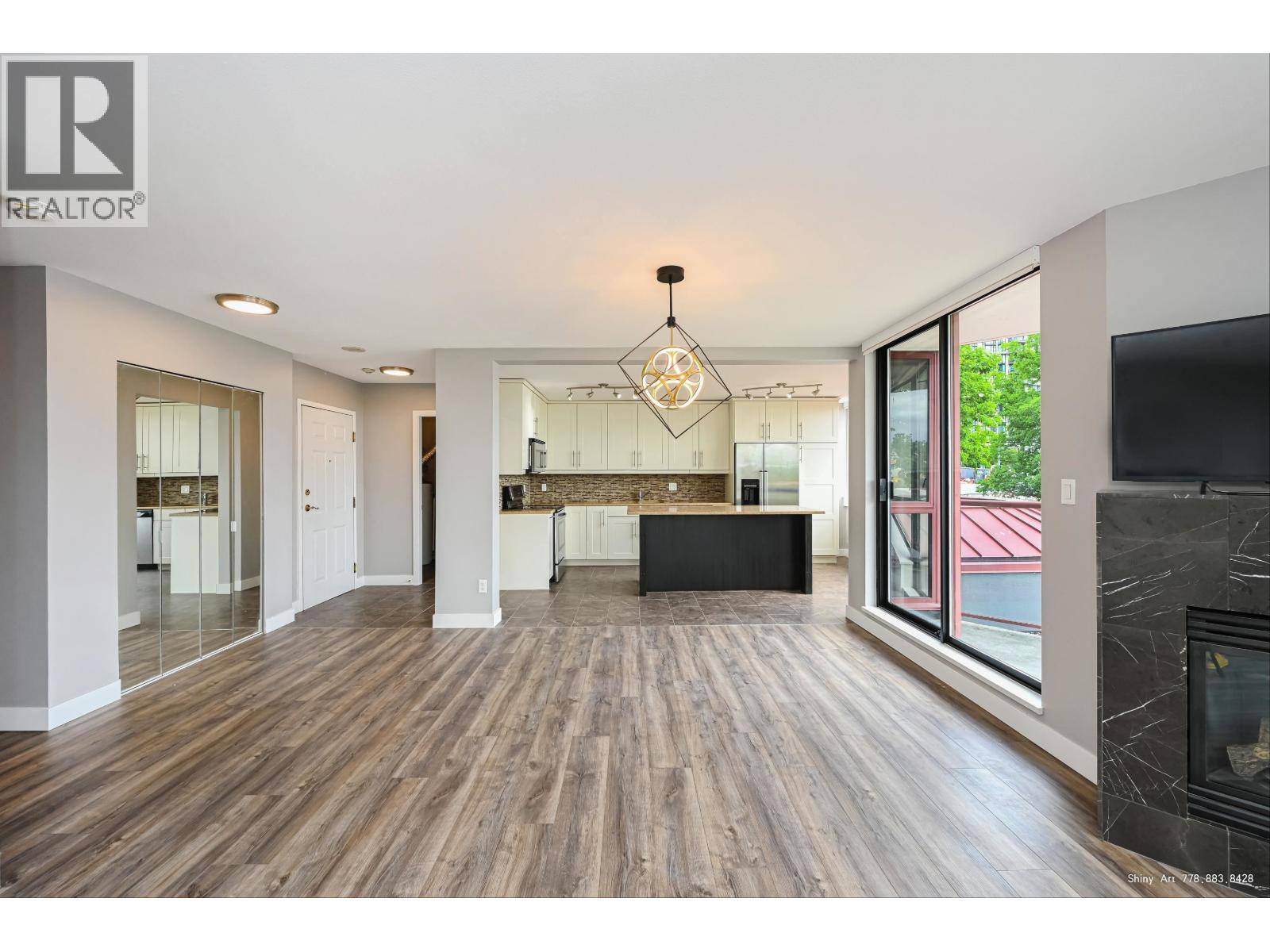 New Westminster, BC V3L2C6,38 LEOPOLD PL #102