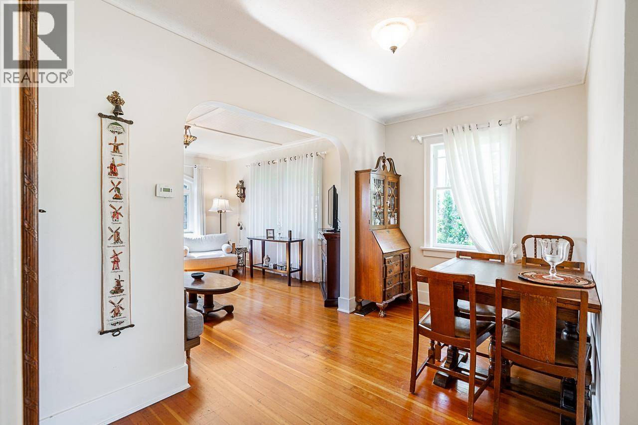 New Westminster, BC V3L3G4,349-351 CUMBERLAND STREET