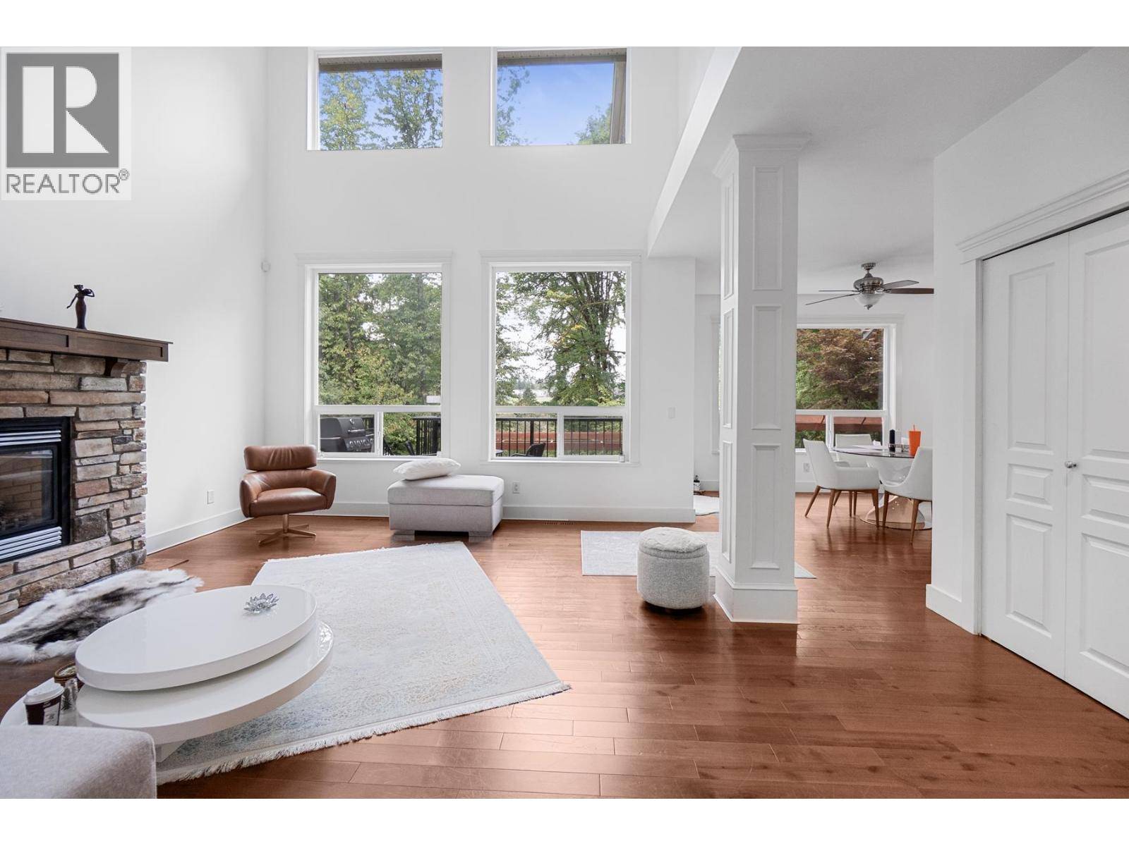 Maple Ridge, BC V2W0B3,23953 MCCLURE AVENUE