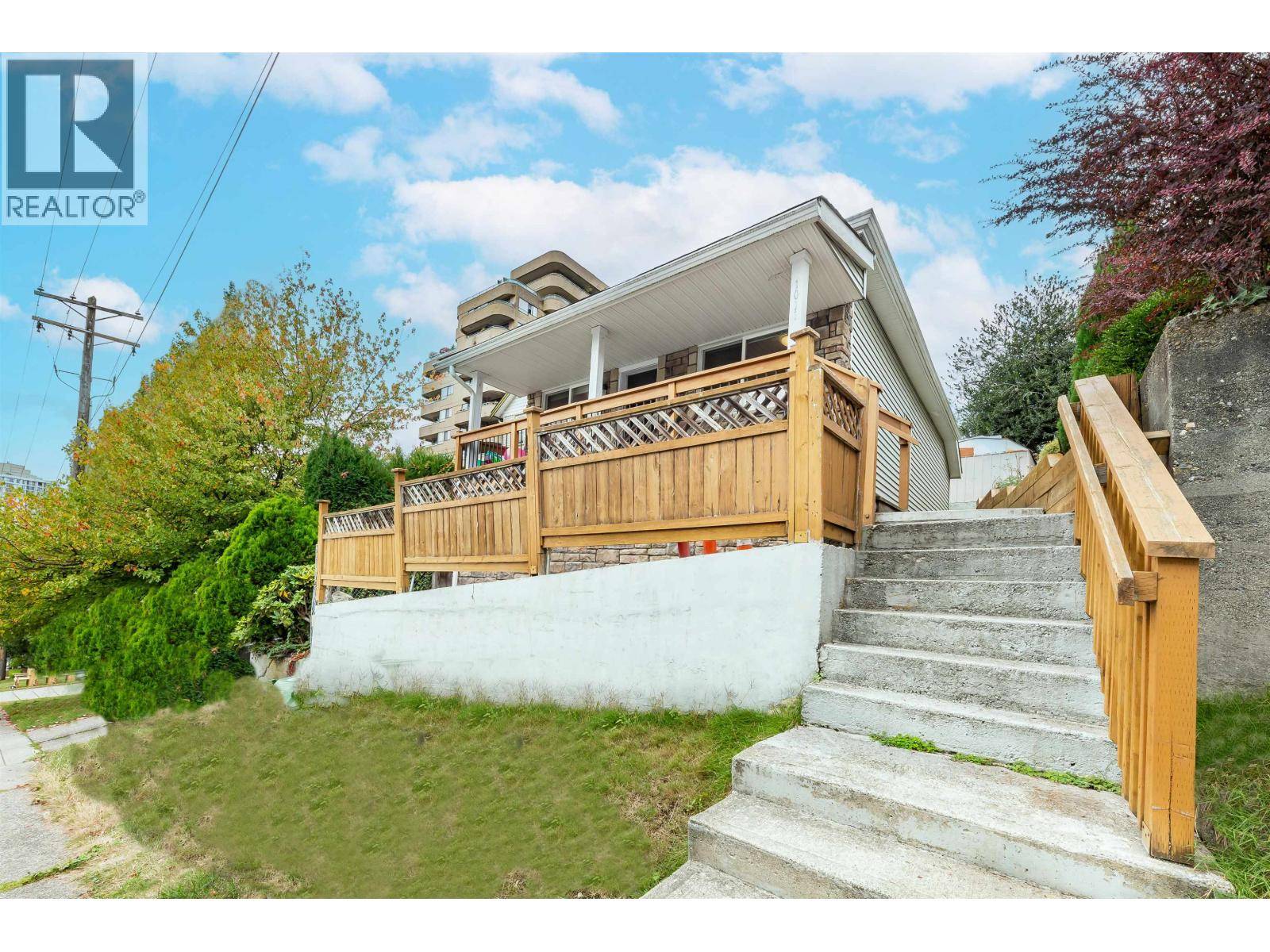 New Westminster, BC V3M1K9,1011 AUCKLAND STREET