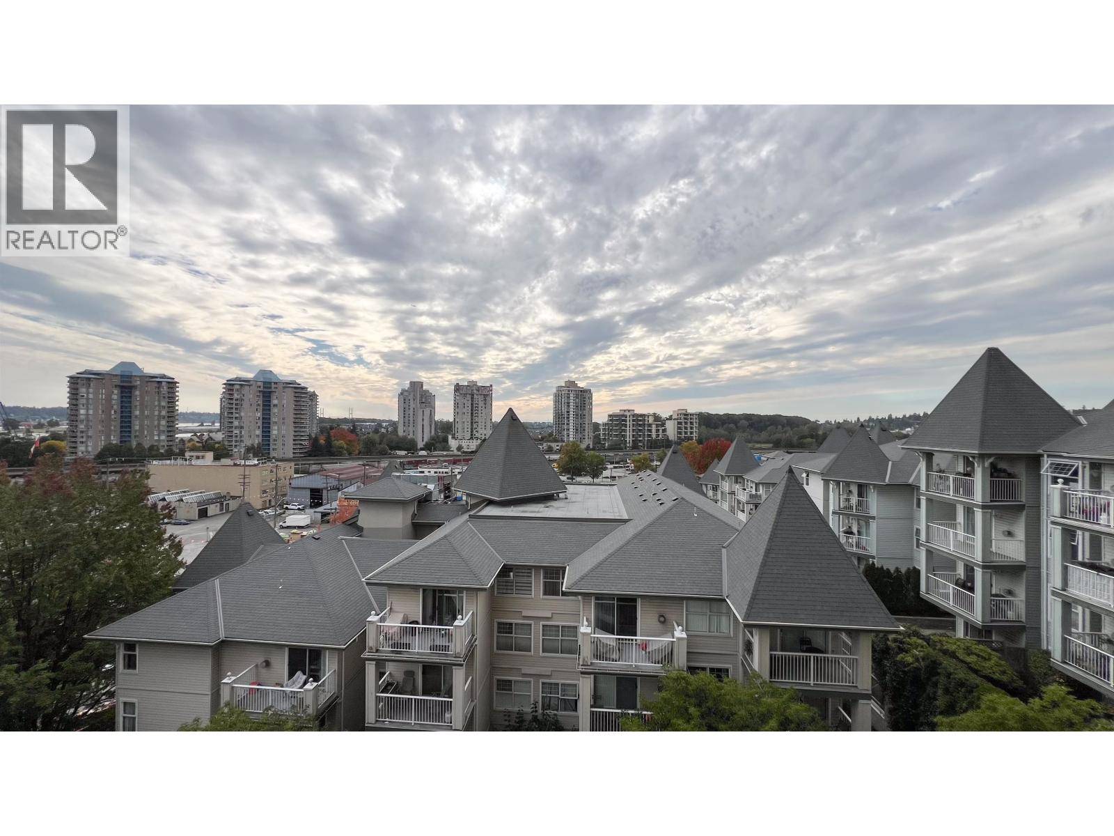 New Westminster, BC V3M6B2,1026 QUEENS AVE #207