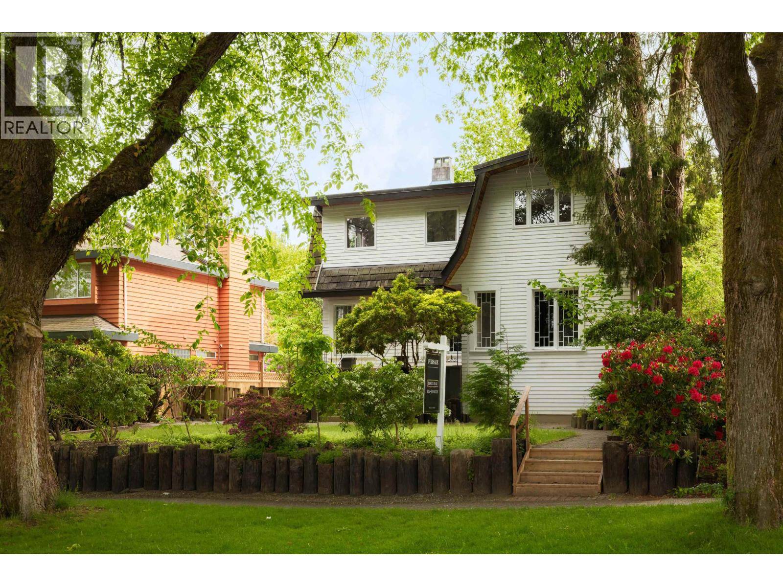 Vancouver, BC V6R2T6,4138 W 13TH AVENUE