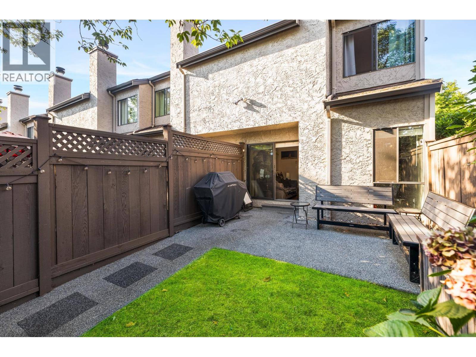 North Vancouver, BC V7M1P3,230 West 14TH ST #24
