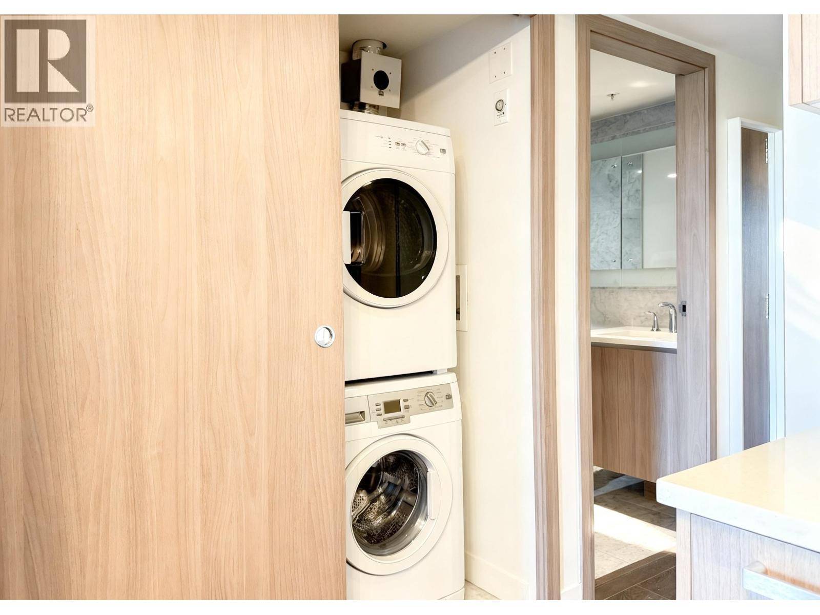 Richmond, BC V6X0R2,8988 PATTERSON RD #608