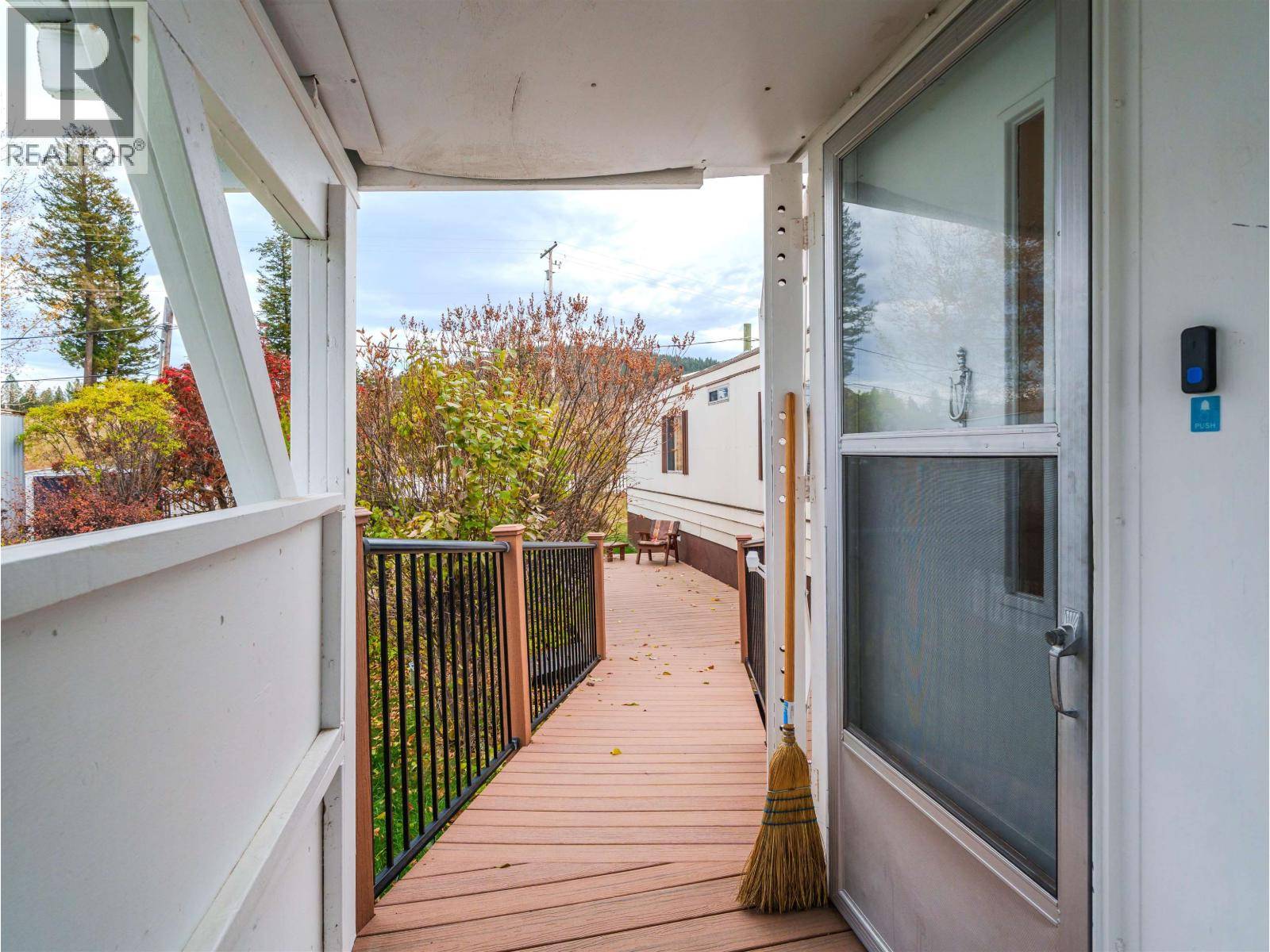 100 Mile House, BC V0K2E0,375 HORSE LAKE RD #58