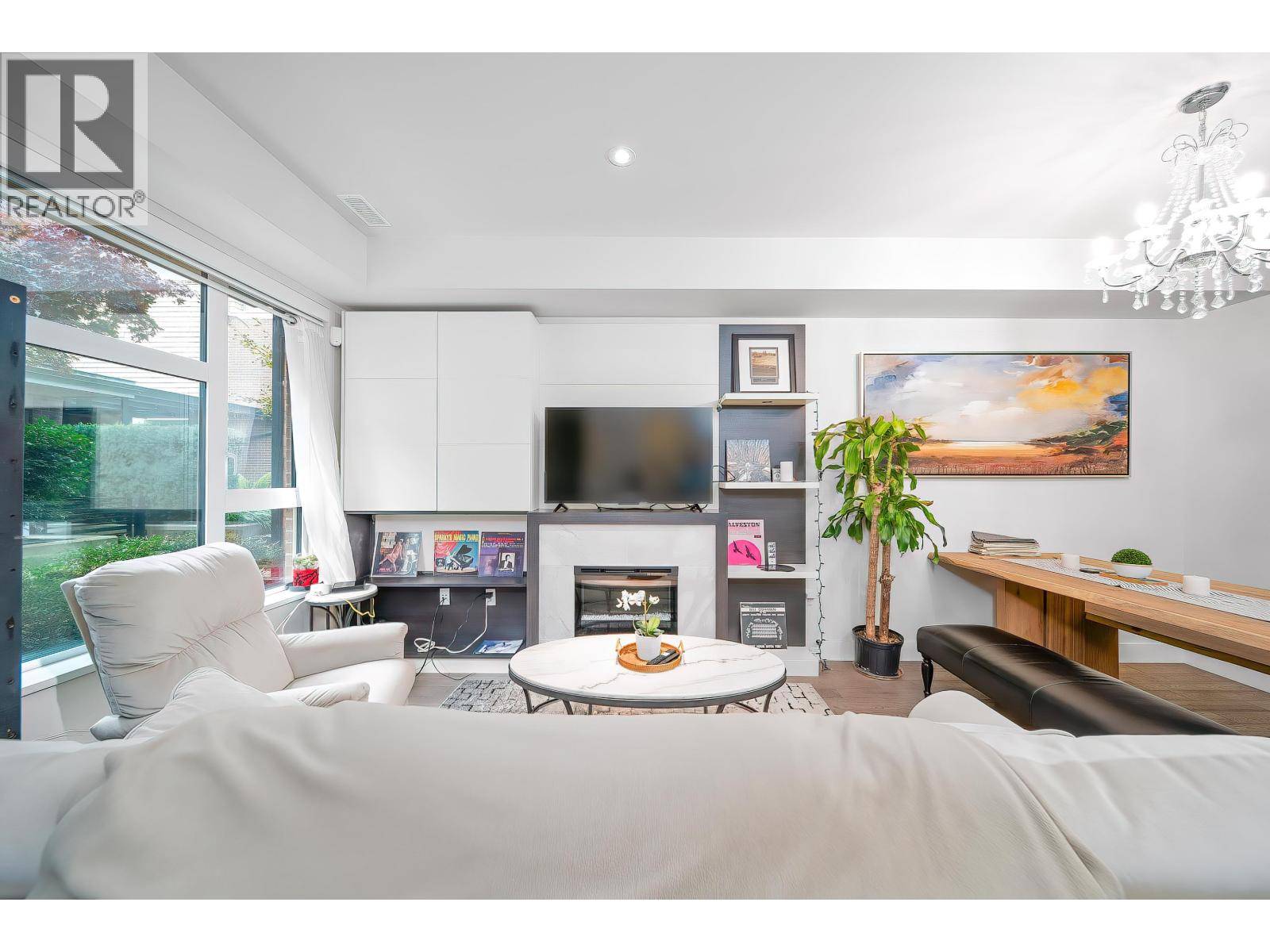 Vancouver, BC V6M2V6,5532 OAK STREET