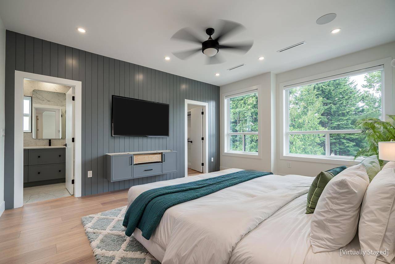 Surrey, BC V3R2P3,13866 115 AVENUE