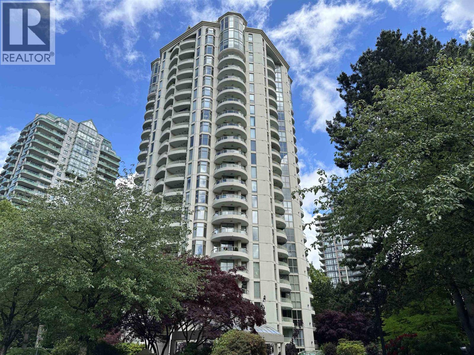 Burnaby, BC V5H2N1,6188 PATTERSON AVE #201