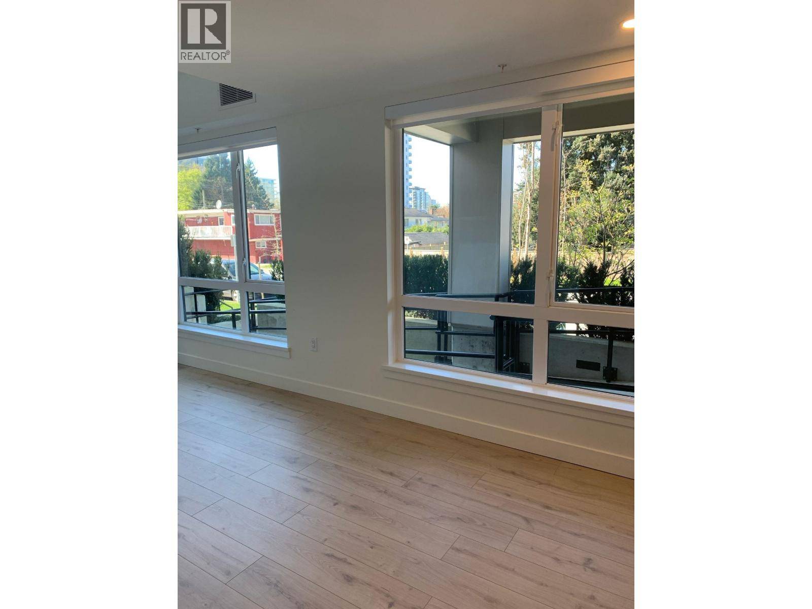 Richmond, BC V6Y0K1,8428 PARK RD #101