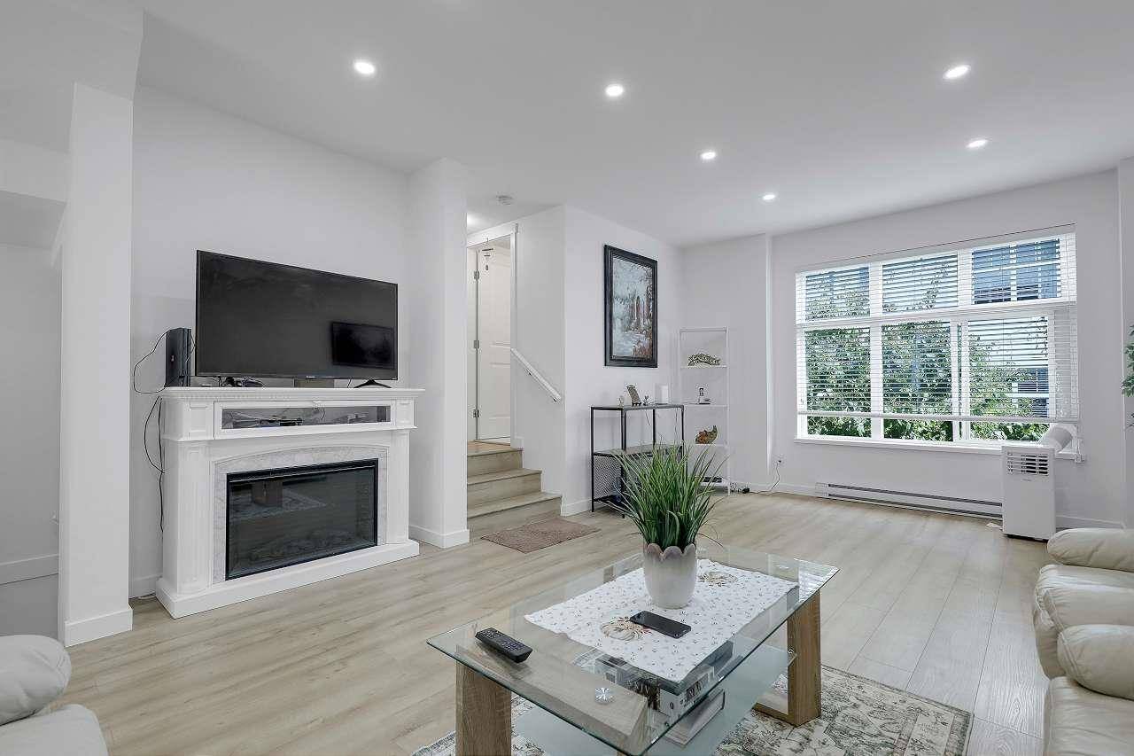 Surrey, BC V4N6S3,10433 158 #8