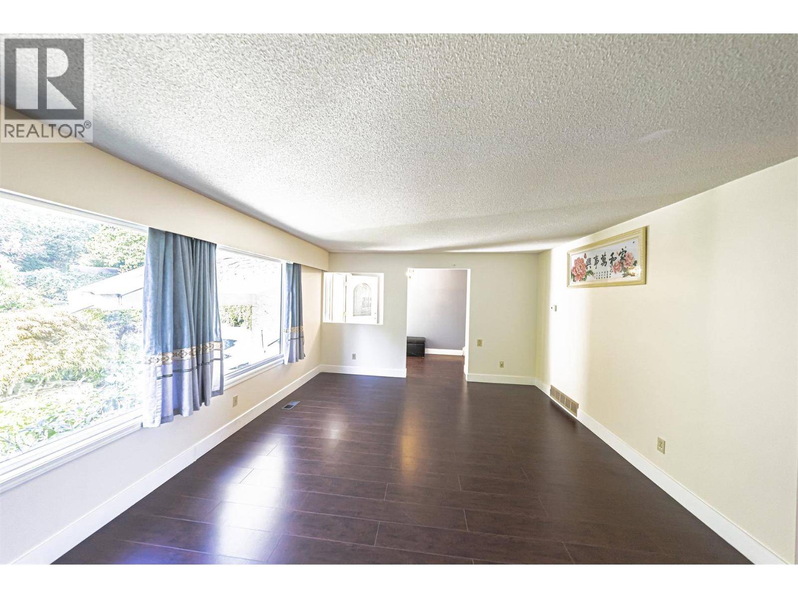 Coquitlam, BC V3K5T3,313 HICKEY DRIVE