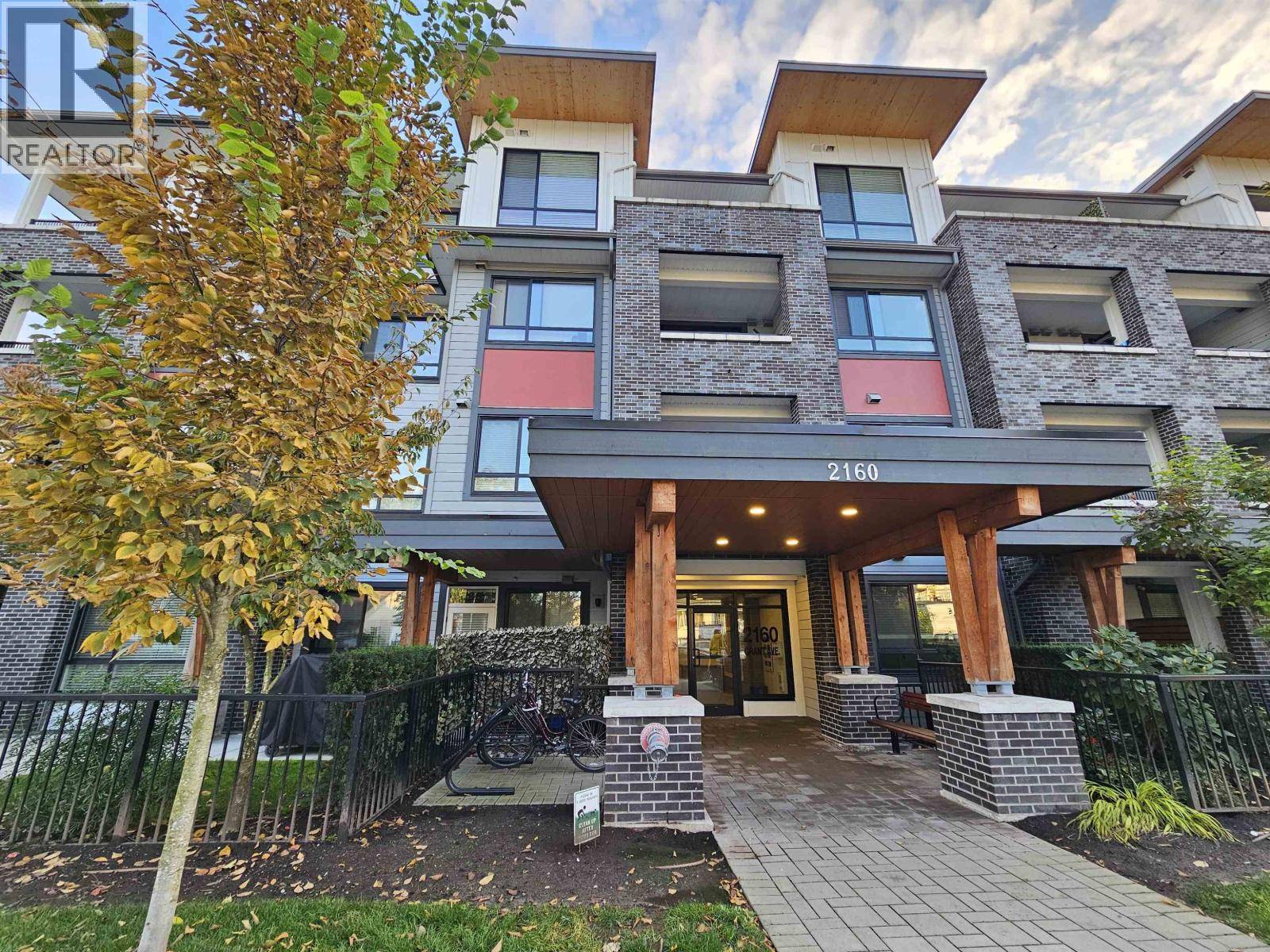 Port Coquitlam, BC V3B0T3,2160 GRANT AVE #207