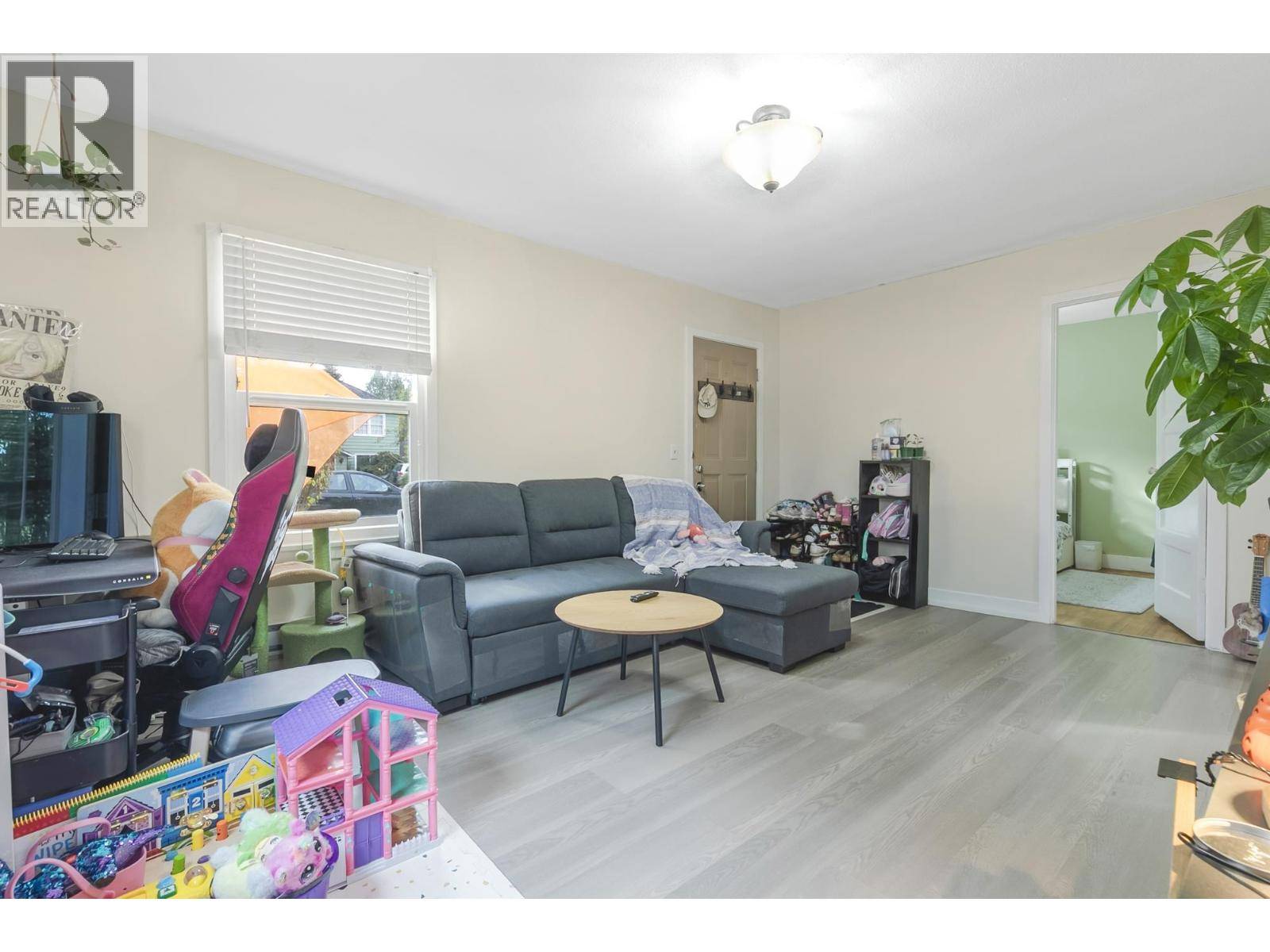 Richmond, BC V7B1G9,2251 WELLINGTON CRESCENT