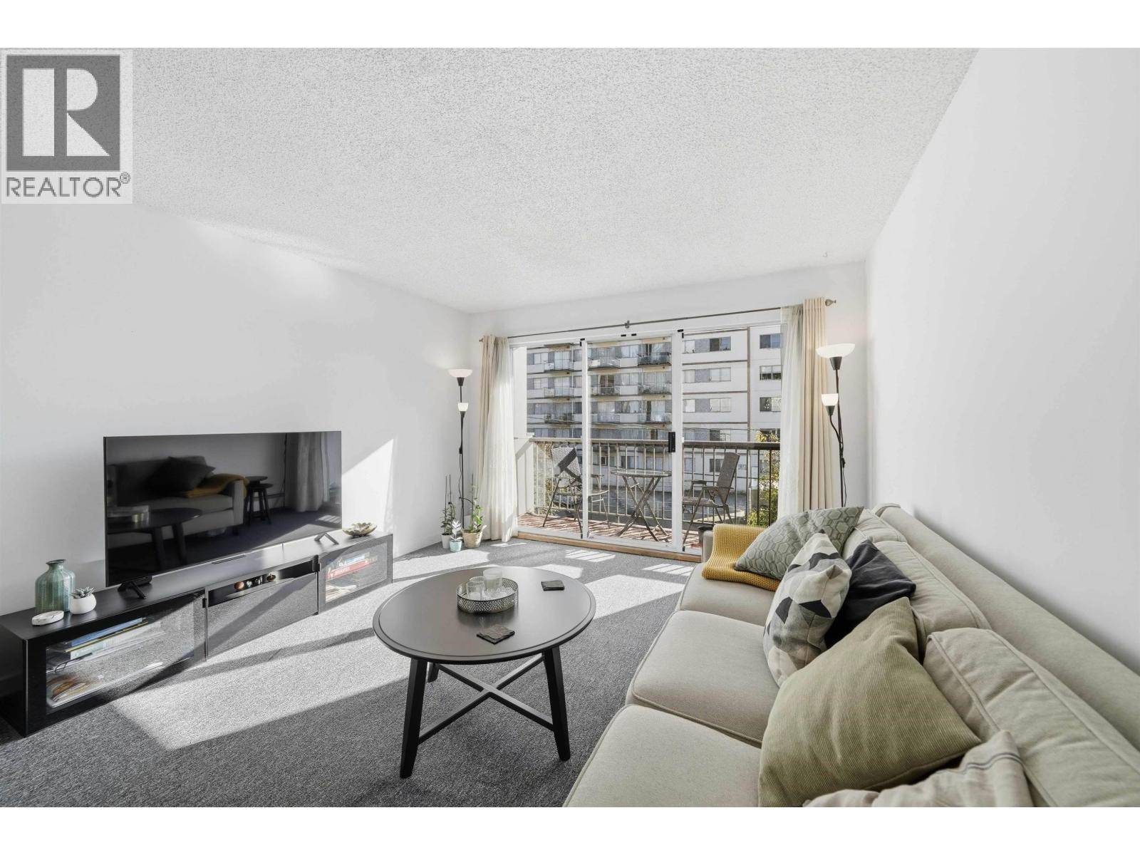 New Westminster, BC V3L1G1,428 AGNES ST #305