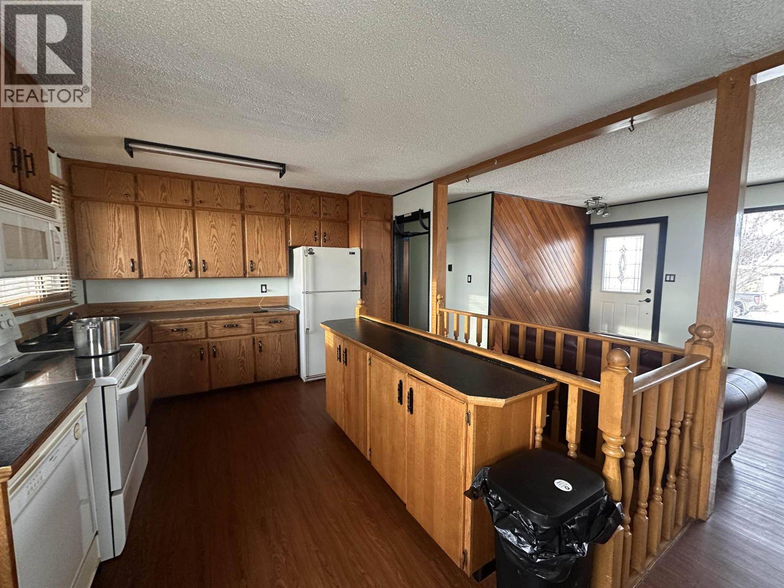 Fort Nelson, BC V0C1R0,5204 TAMARACK CRESCENT