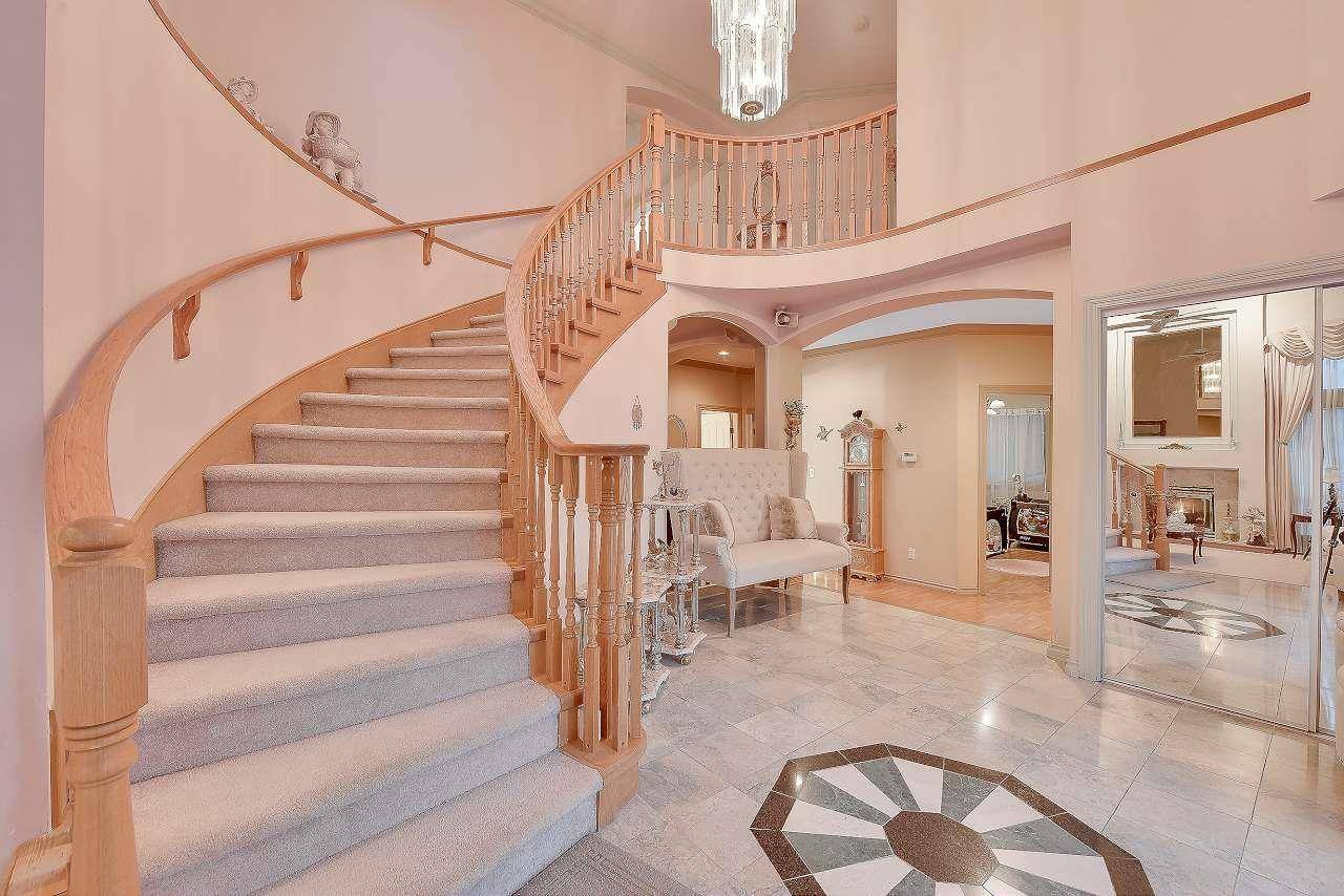 Surrey, BC V3S7S2,14958 83A AVENUE