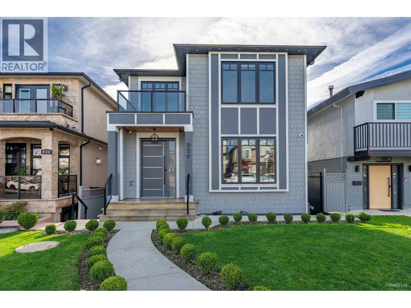 Vancouver, BC V5X1W5,926 E 58TH AVENUE