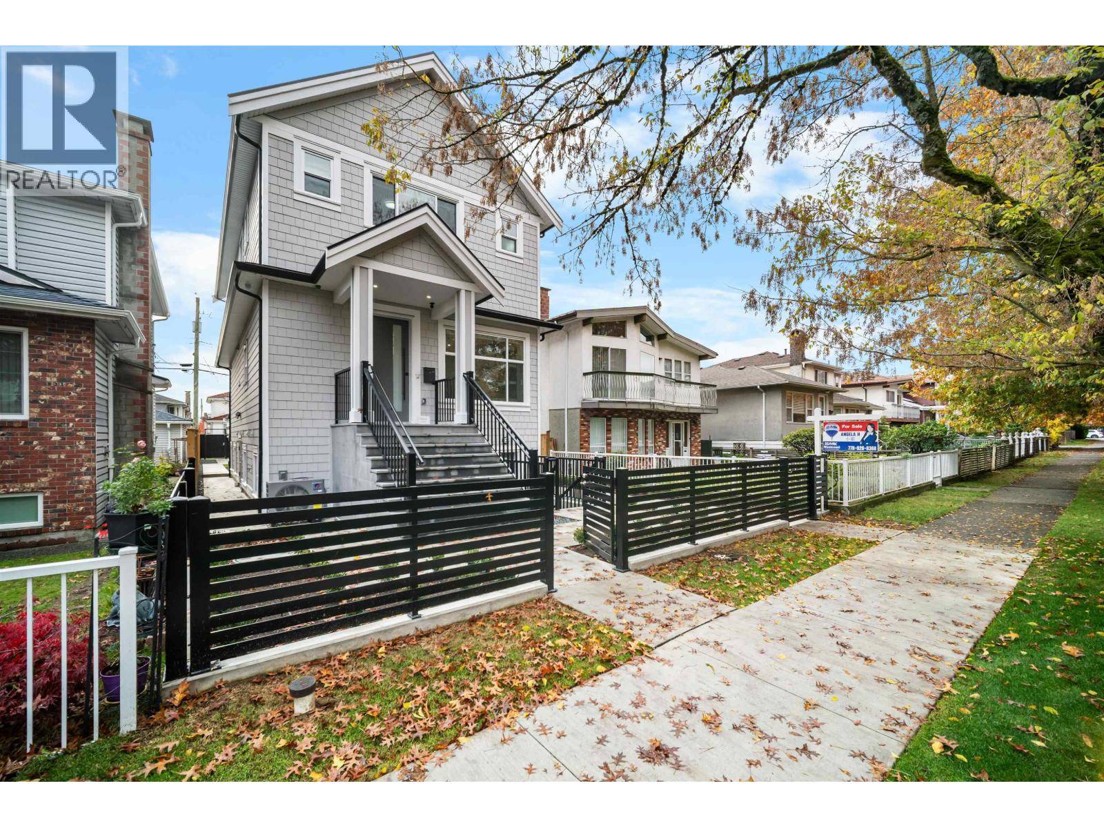 Vancouver, BC V5P1V3,2076 E 50TH AVENUE