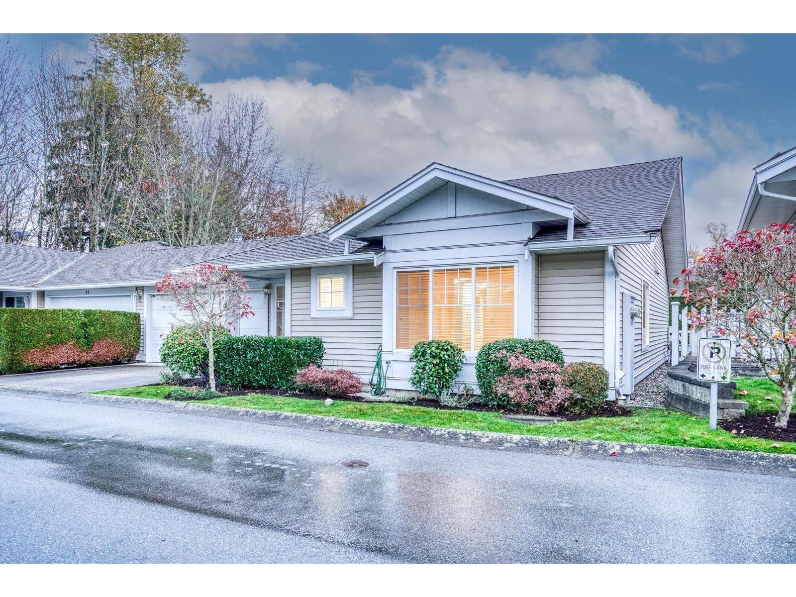 Surrey, BC V3S9G1,6885 184 #55