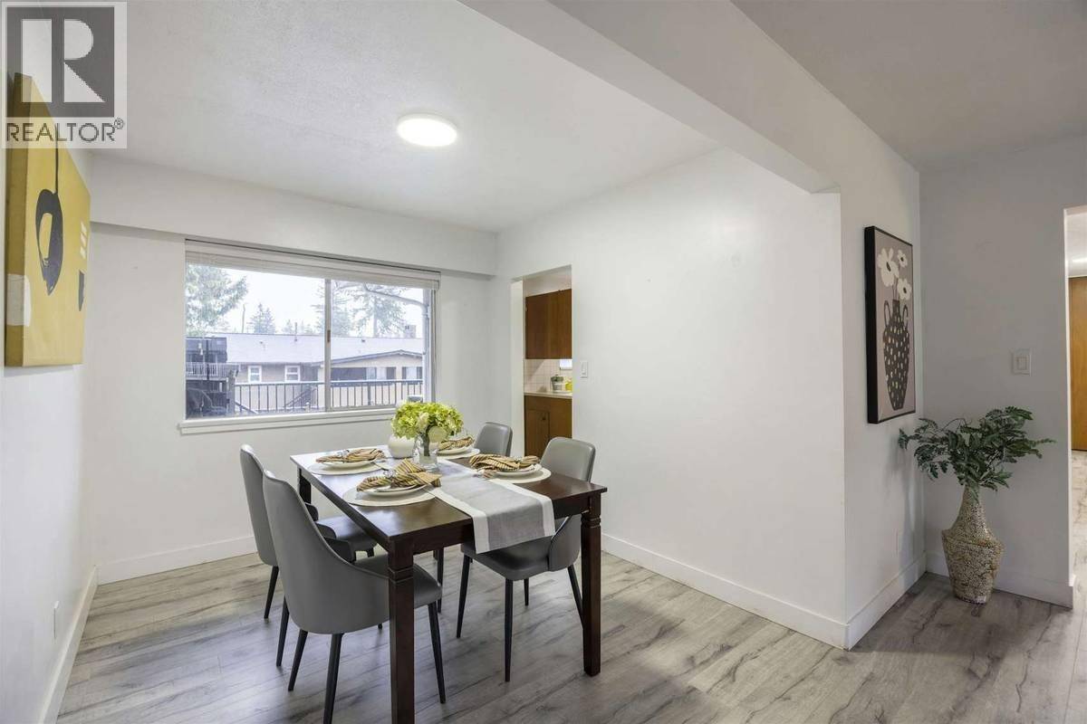 Coquitlam, BC V3K3M5,2418 WARRENTON AVENUE