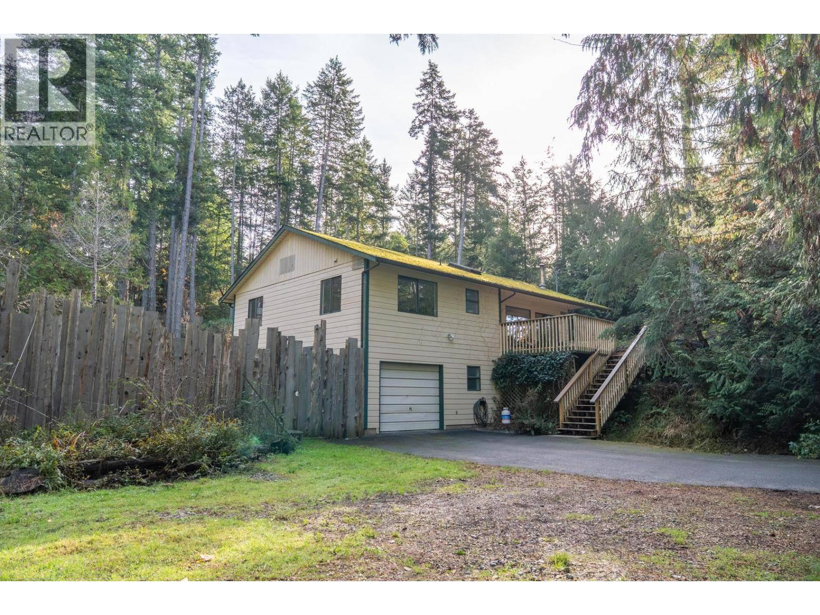 Pender Island, BC V0N2M2,37150 SCHOONER WAY