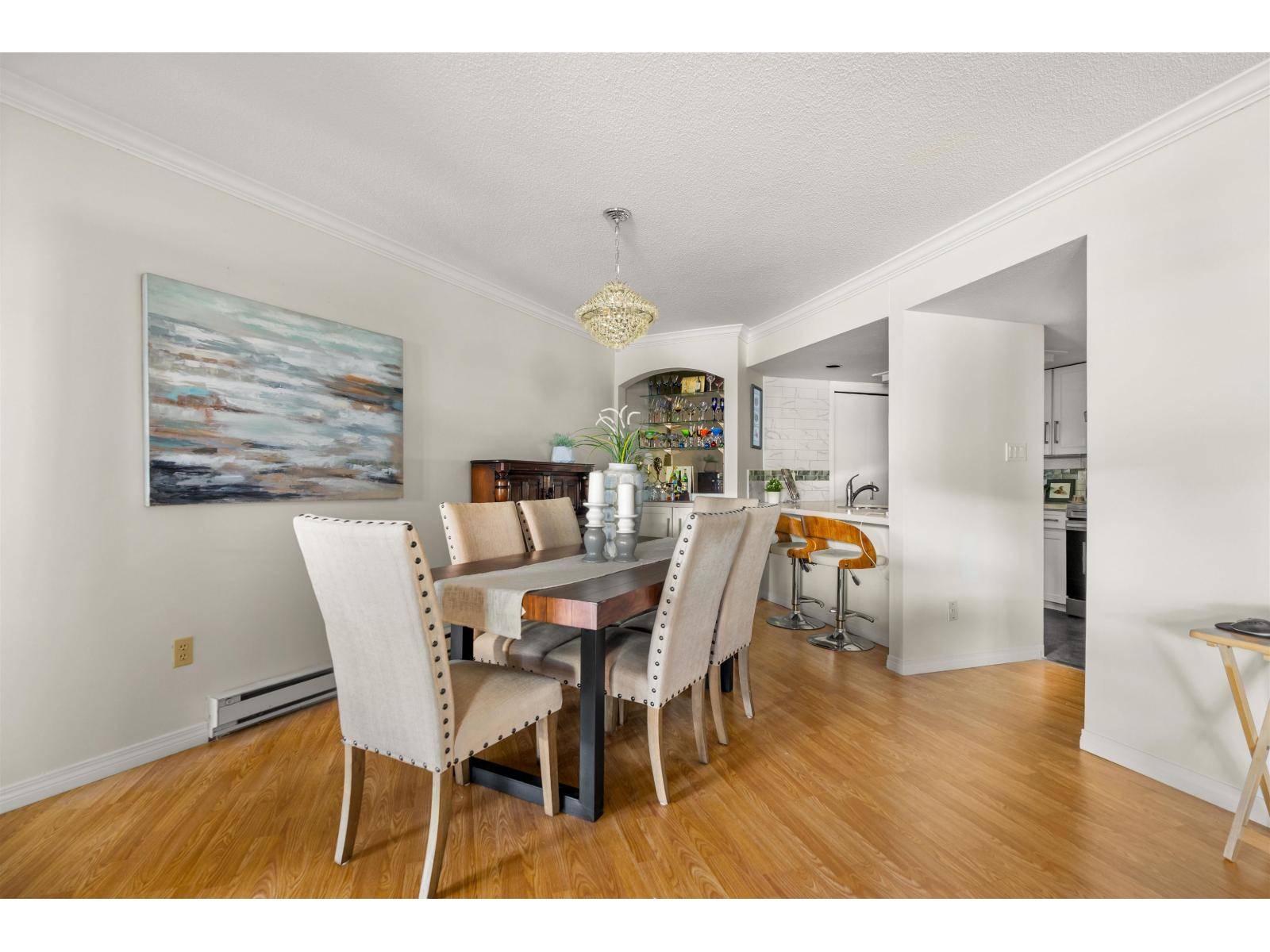 White Rock, BC V4B1G2,15025 VICTORIA AVE #402