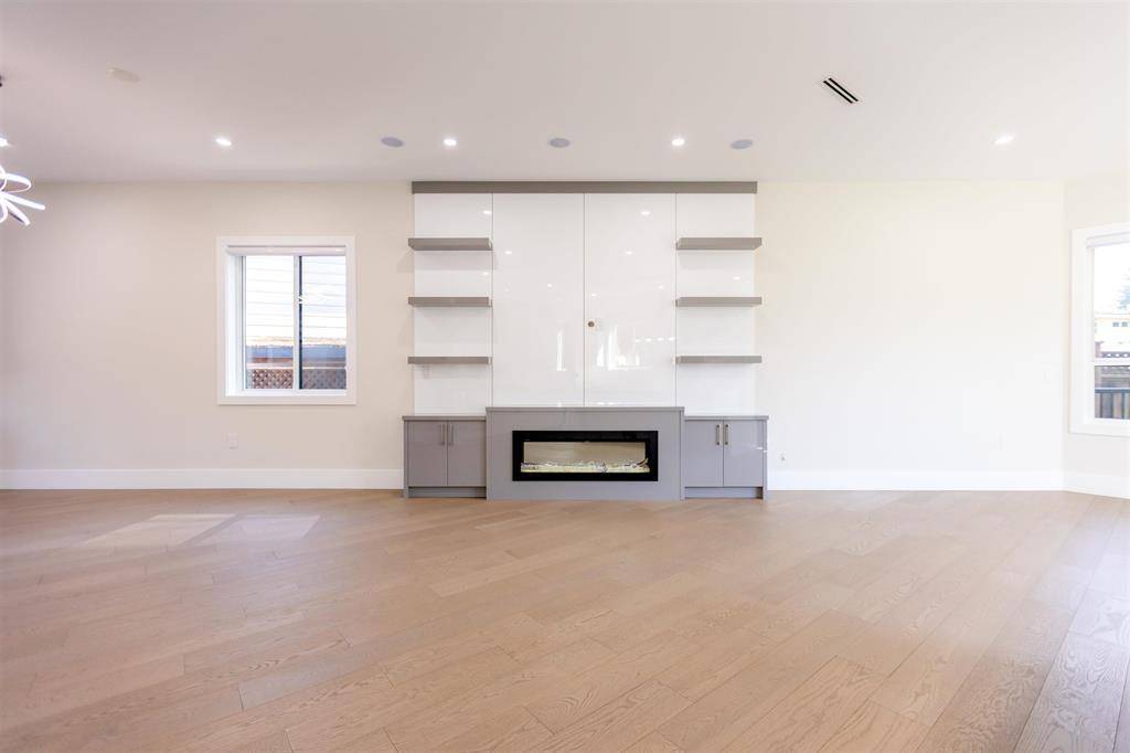 Delta, BC V4C7P6,11668 95A AVENUE