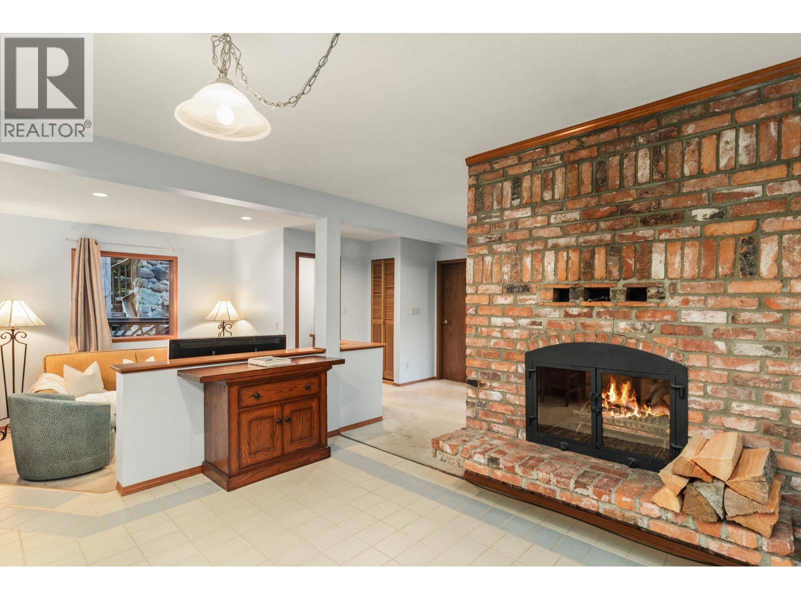 Whistler, BC V8E0G5,9249 PINETREE LANE