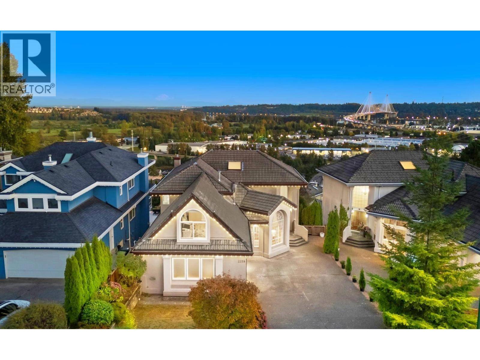 Coquitlam, BC V3K6P4,2258 SORRENTO DRIVE